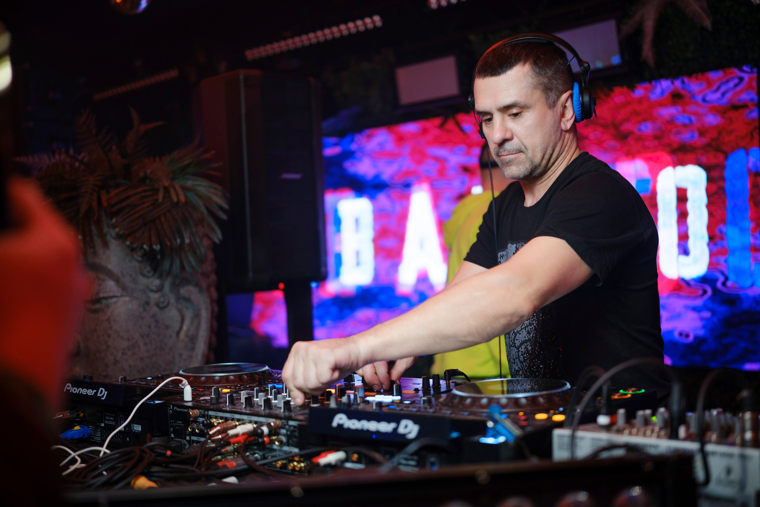 Embargo 2/03. Главная