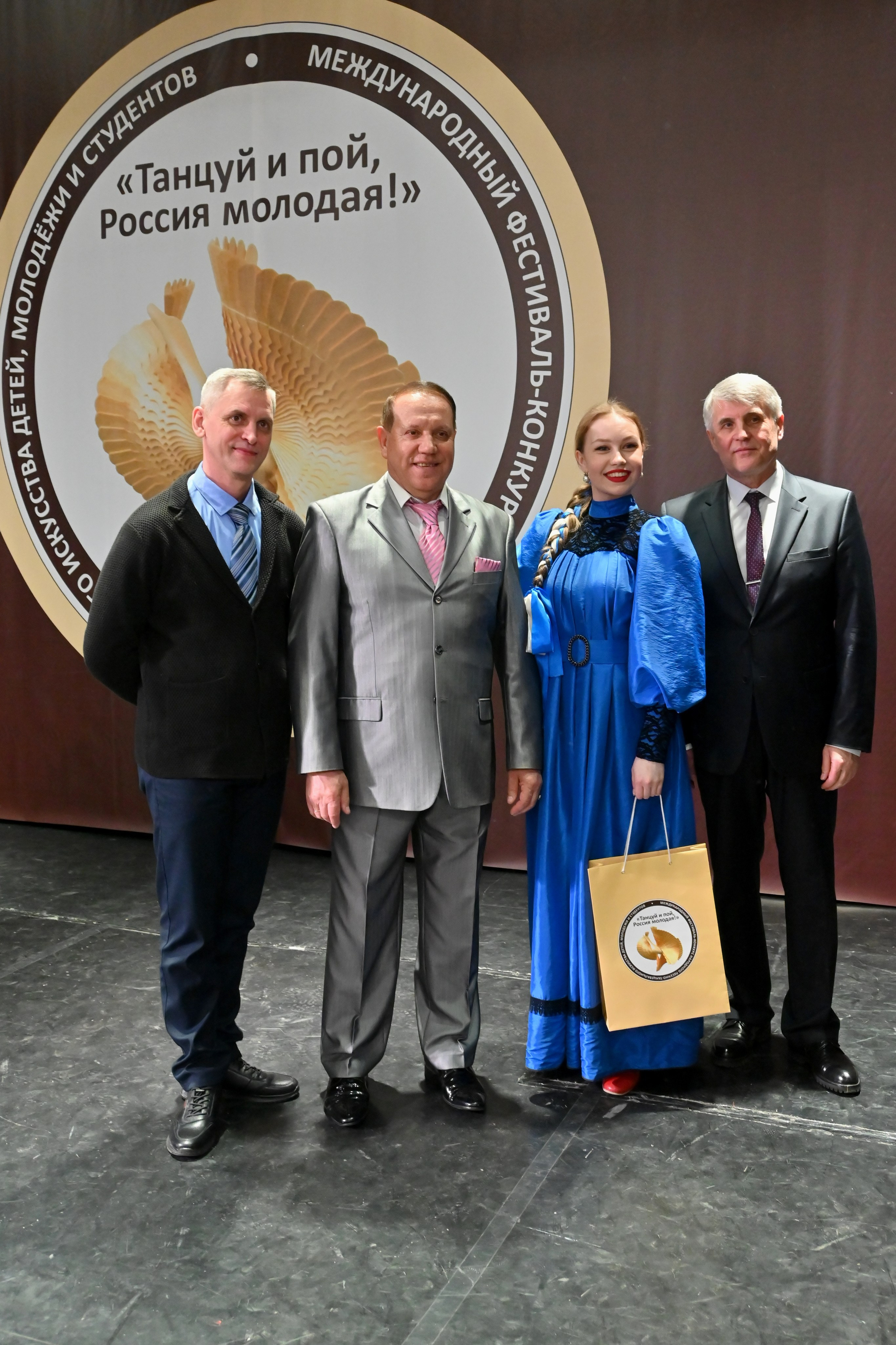 Гала-концерт. Танцуй и пой, Россия Молодая! 22.04.2024. Профессиональный фотограф в Москве Алёна Котова