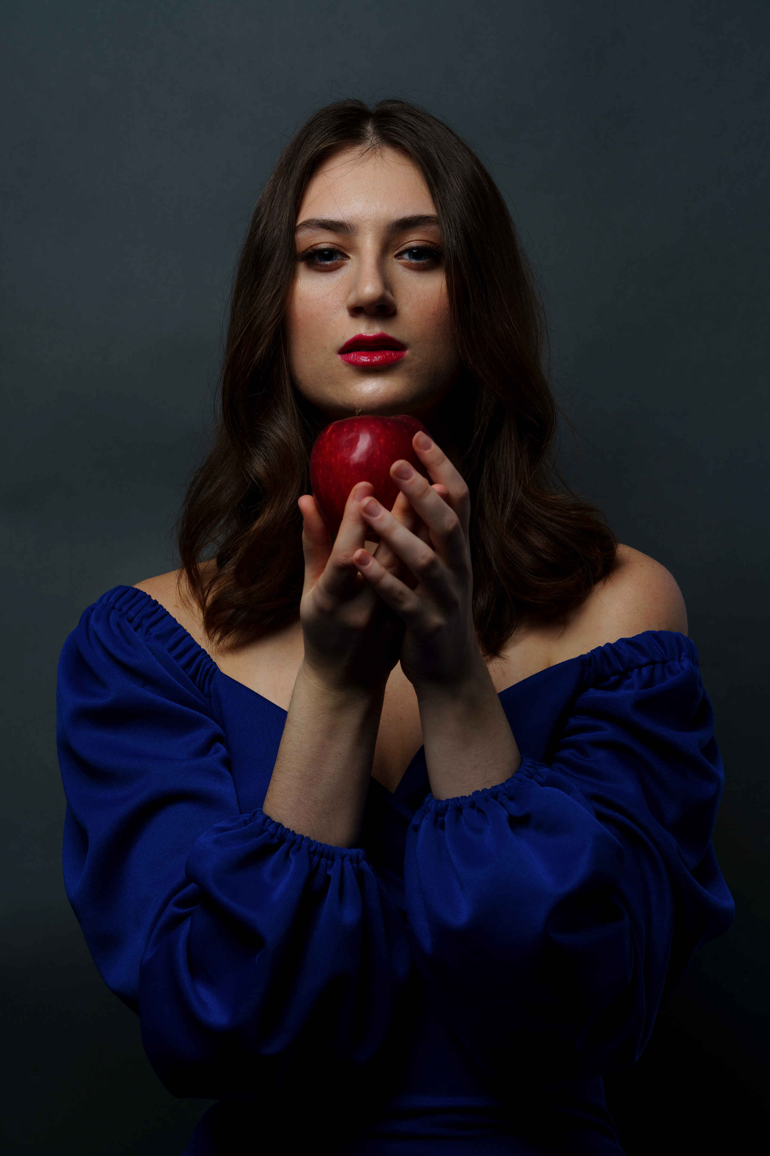 Портретный фотограф в Санкт-Петербурге. Предметный и фуд фотограф Санкт-Петербурга Сергей