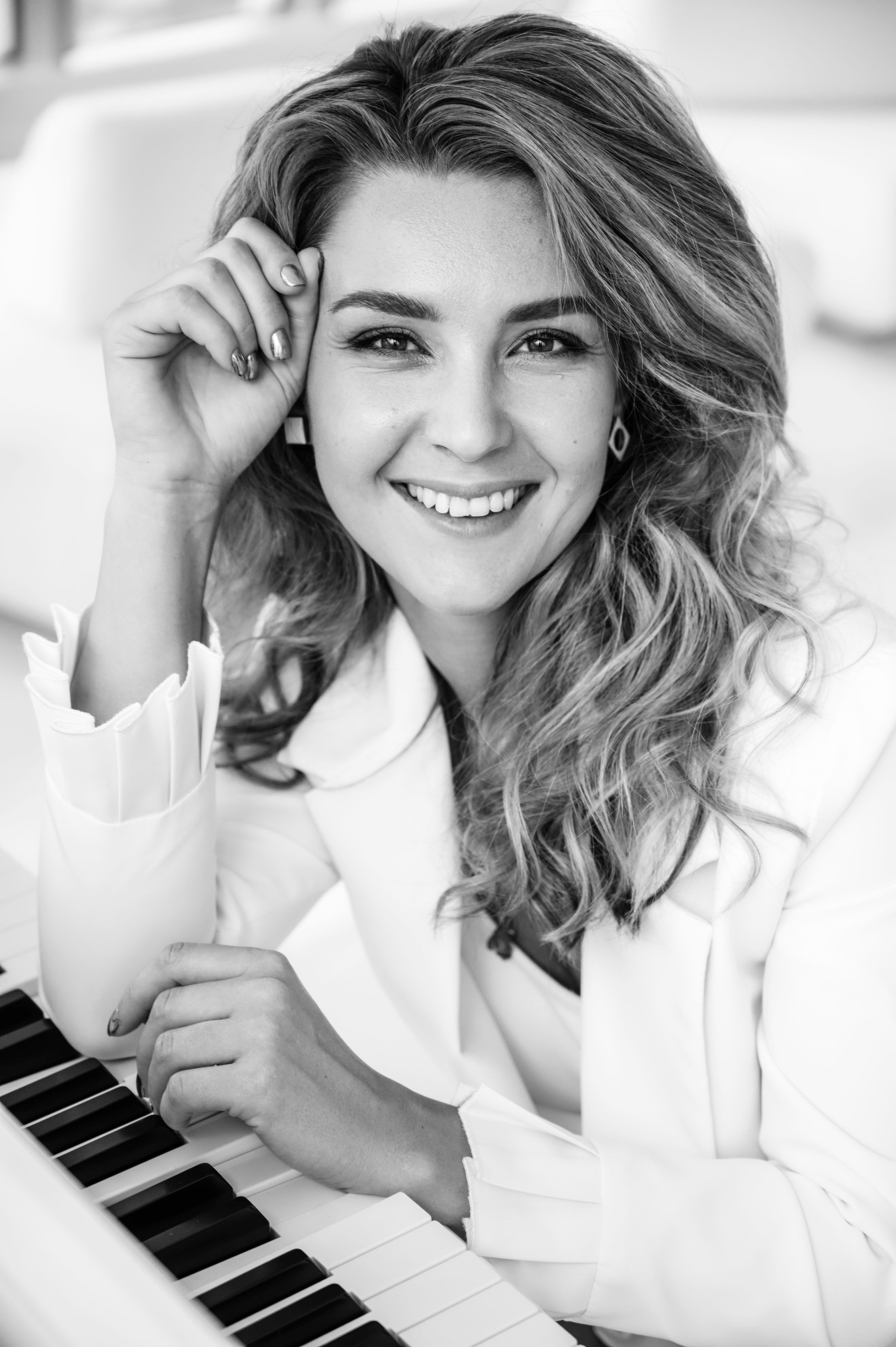 Виктория. Профессиональный фотограф беременности в СПБ. Стильные фотосессии беременности в стиле минимализм и классическая фотография