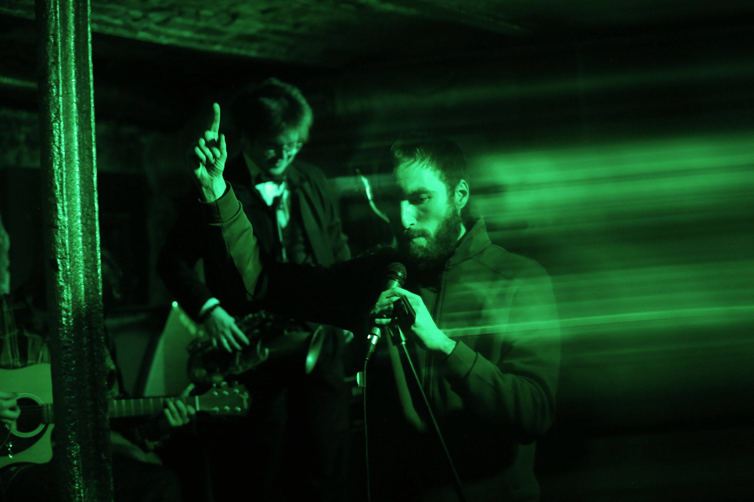 Музыкально-поэтический джем в Лахесисе. Фотограф Антонина Гудкова