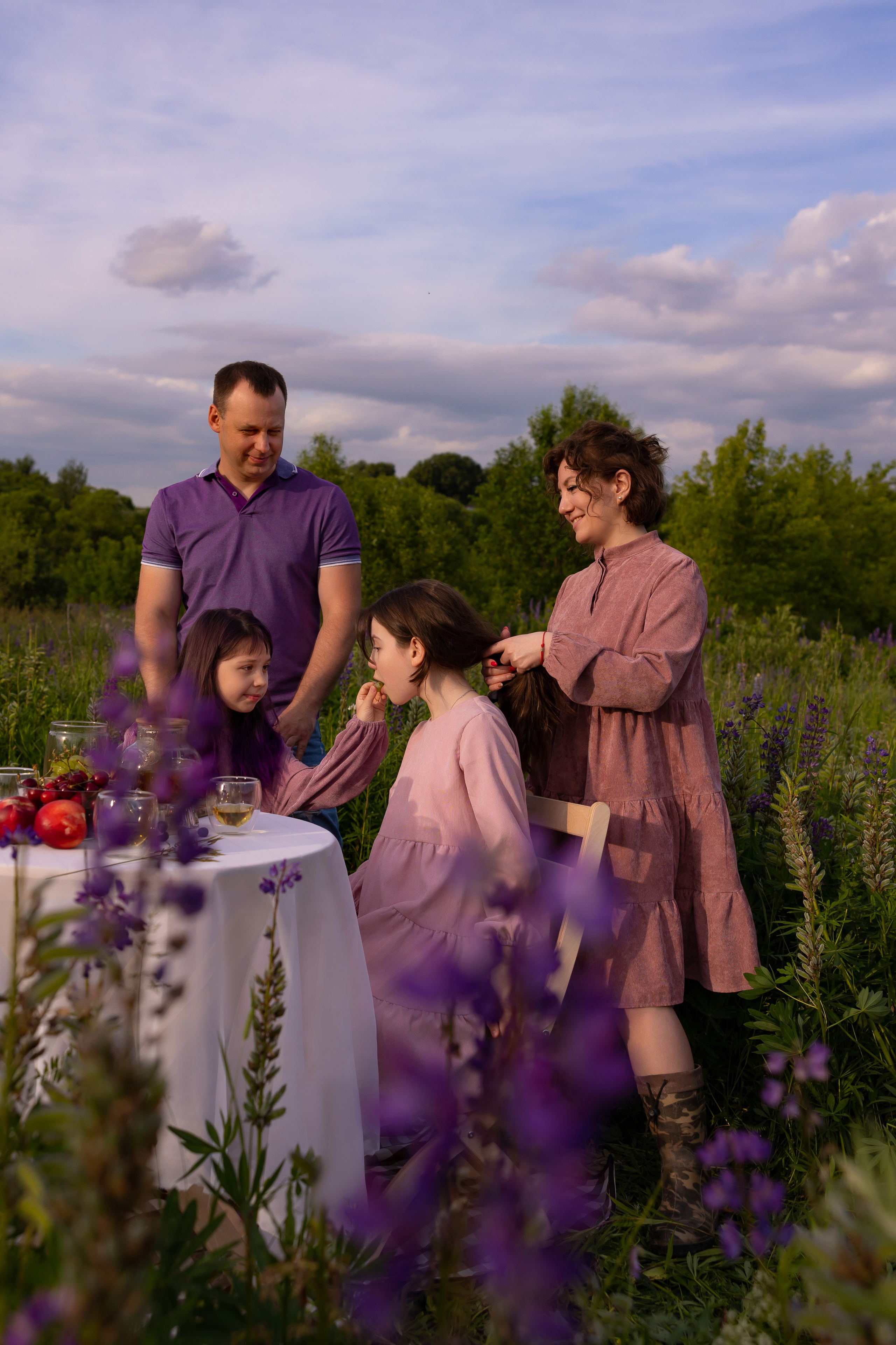 Пикник в люпиновом поле. Сказочный фотограф для Вас и Вашей семьи