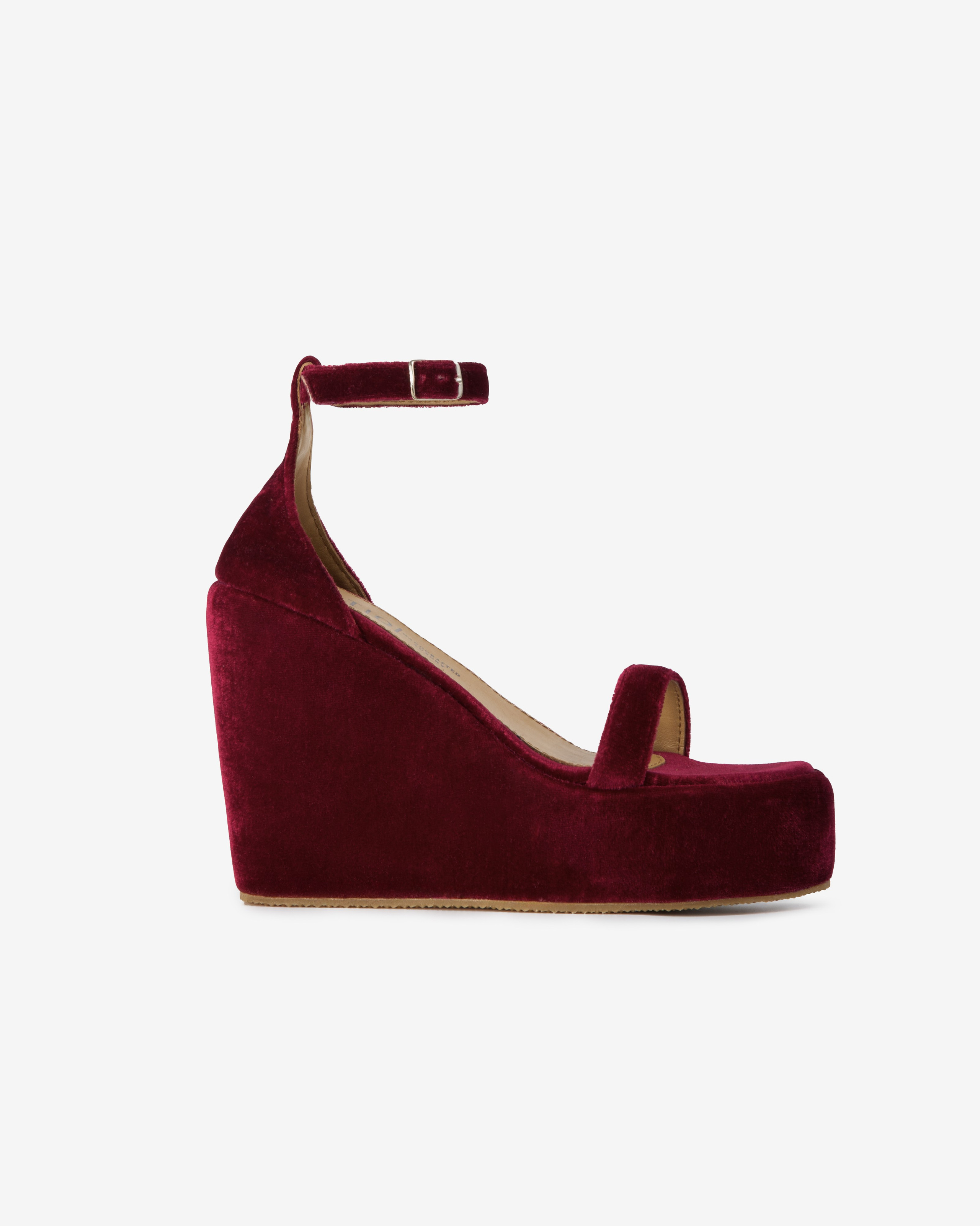 Rich as Usual. Фотограф для маркетплейсов в Москве Озерова Кристина