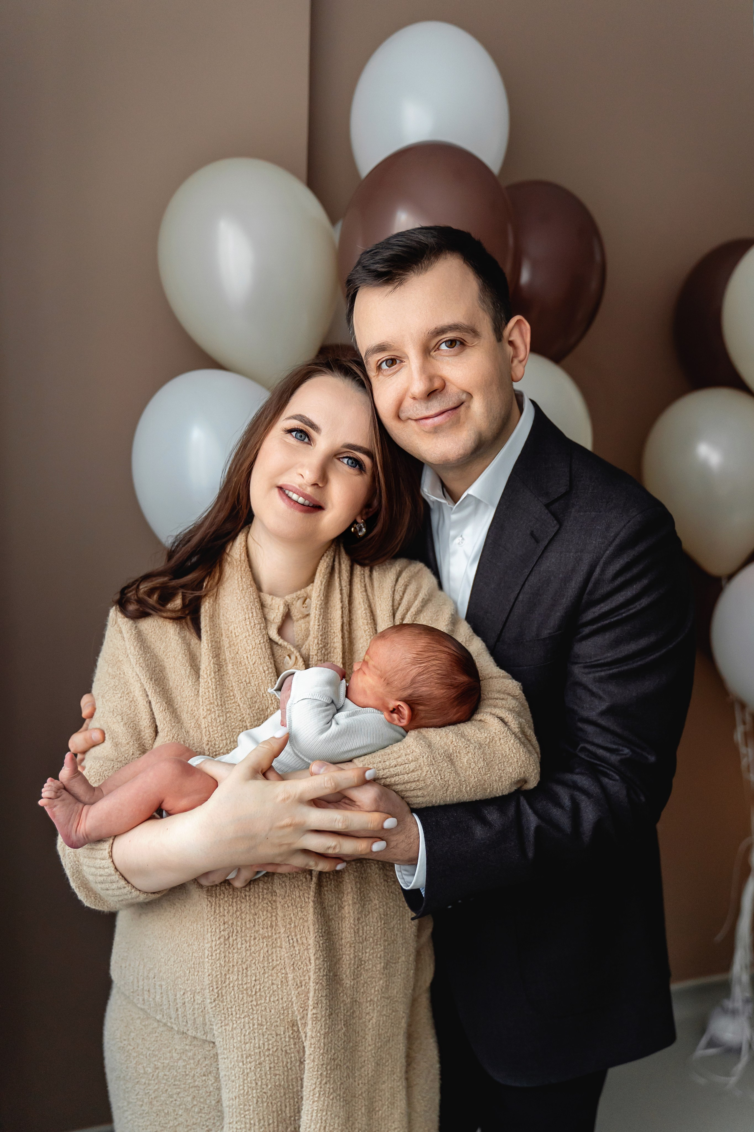 Выписка из роддома Лапино. Фотограф на выписку из роддома Москва. Фотограф \ Видеограф на Крещение, Венчание Москва| Семейные съемки