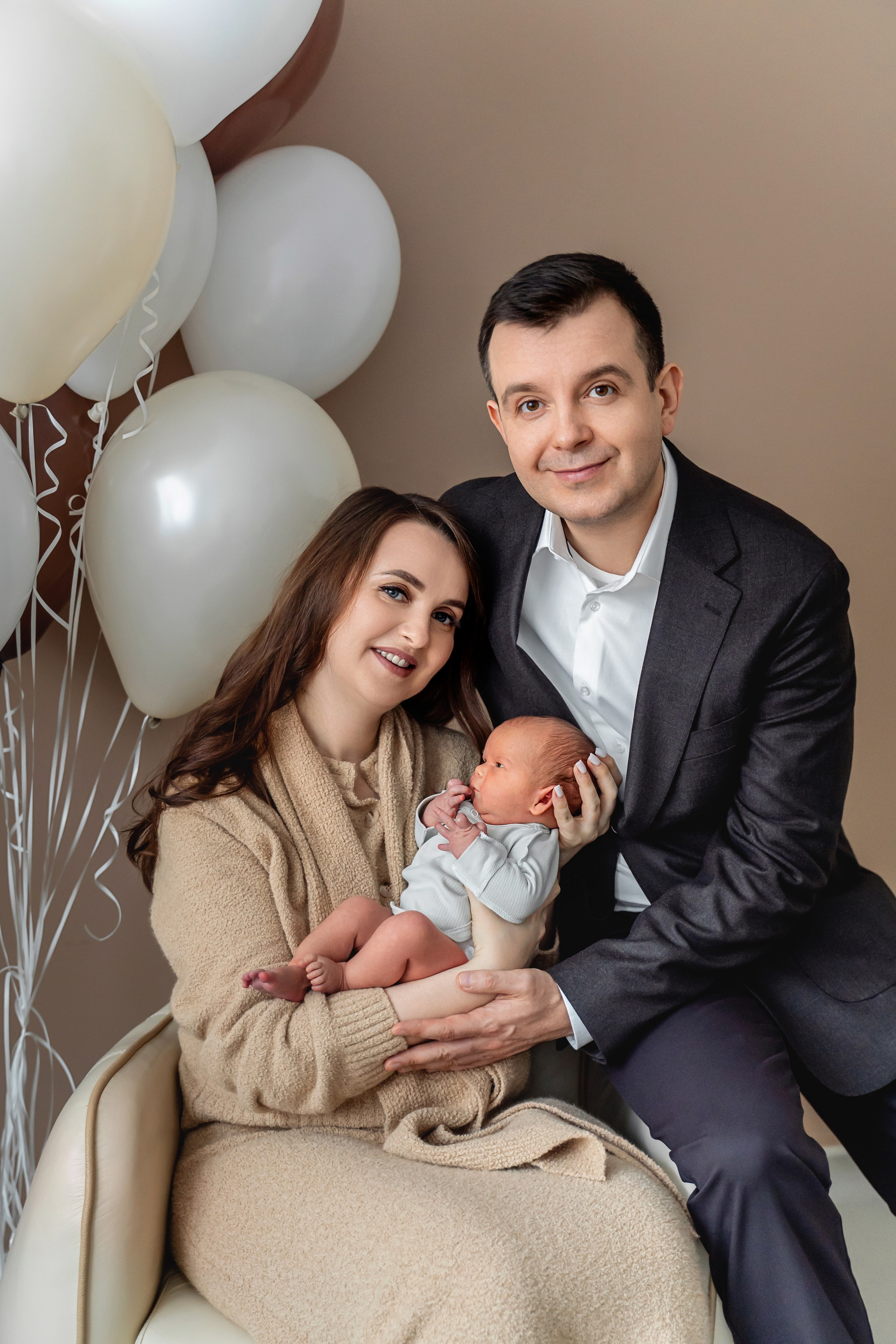Выписка из роддома Лапино. Фотограф на выписку из роддома Москва. Фотограф \ Видеограф на Крещение, Венчание Москва| Семейные съемки