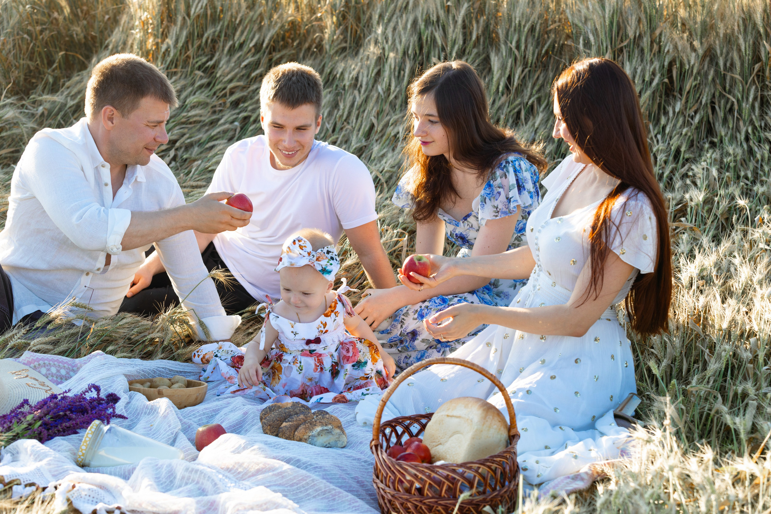 Семейная фотосессия в пшеничном поле. Свадебный и семейный фотограф в Краснодарском крае Мария Данилкина