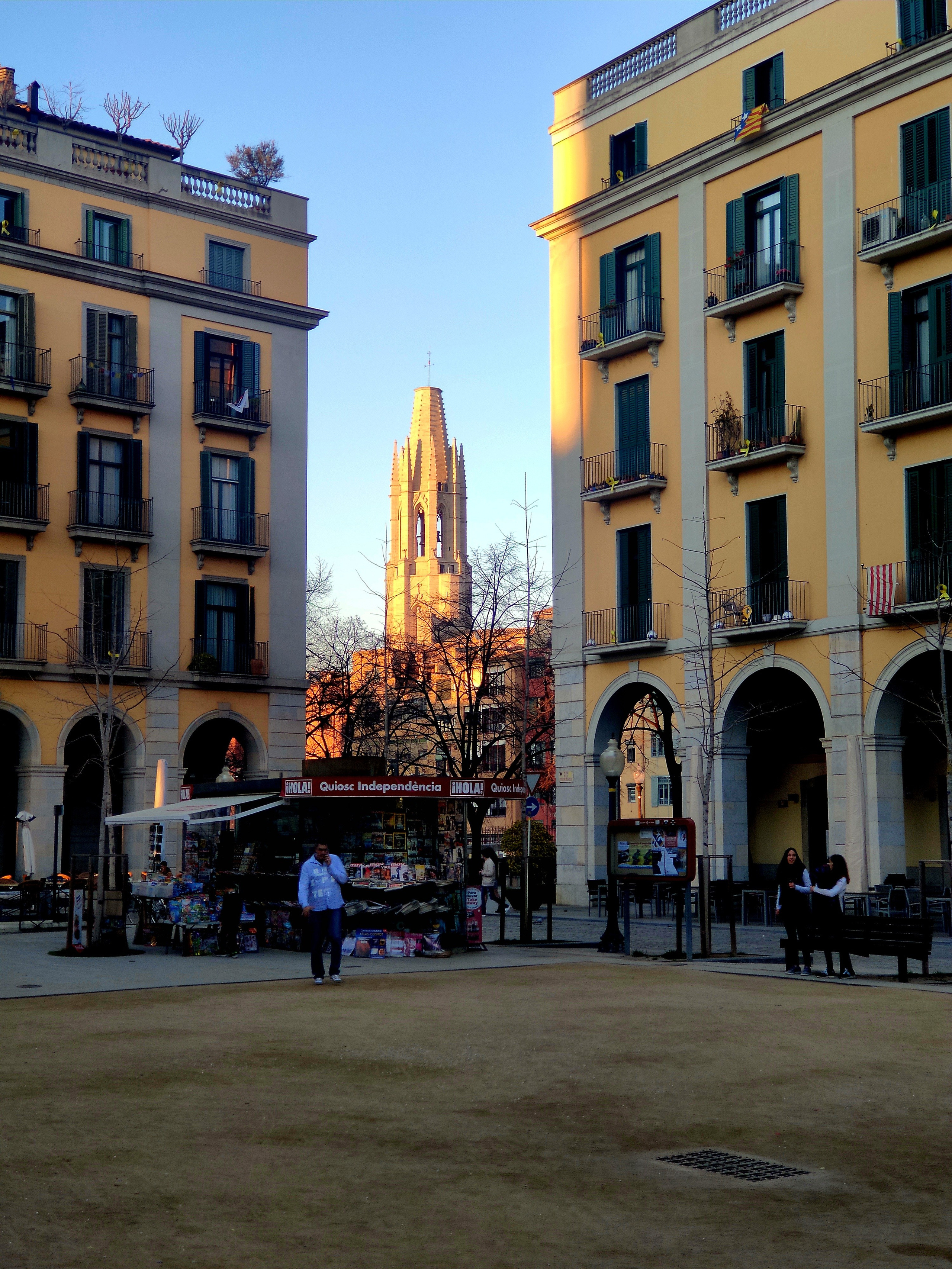 Храм был превращен арабами в мечеть, но после реконкисты опять стал храмом. 