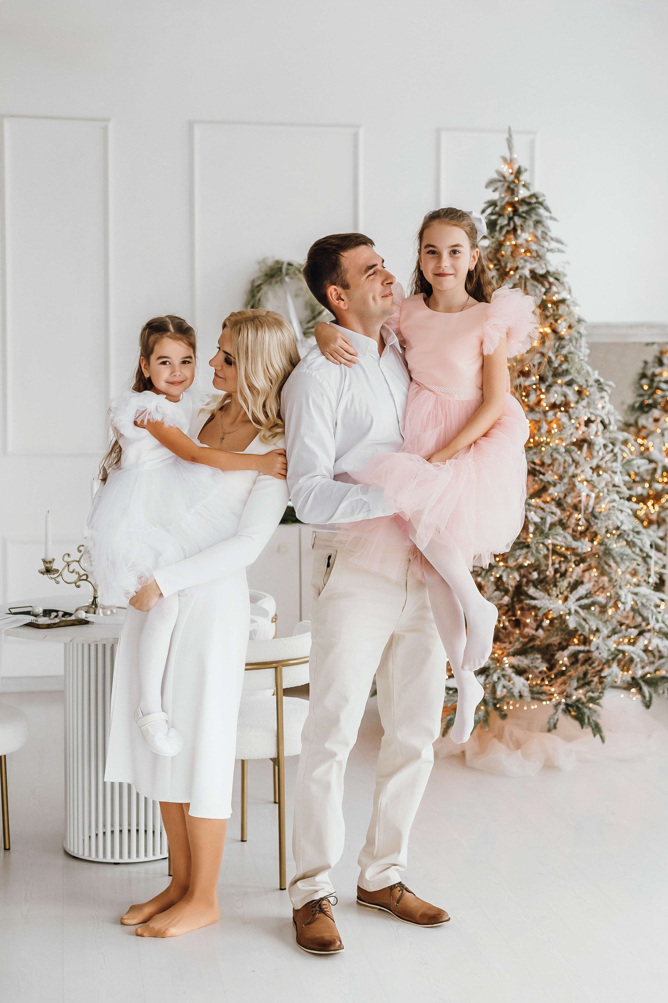 Семейная новогодняя фотосессия. Портретный и семейный фотограф в Минске