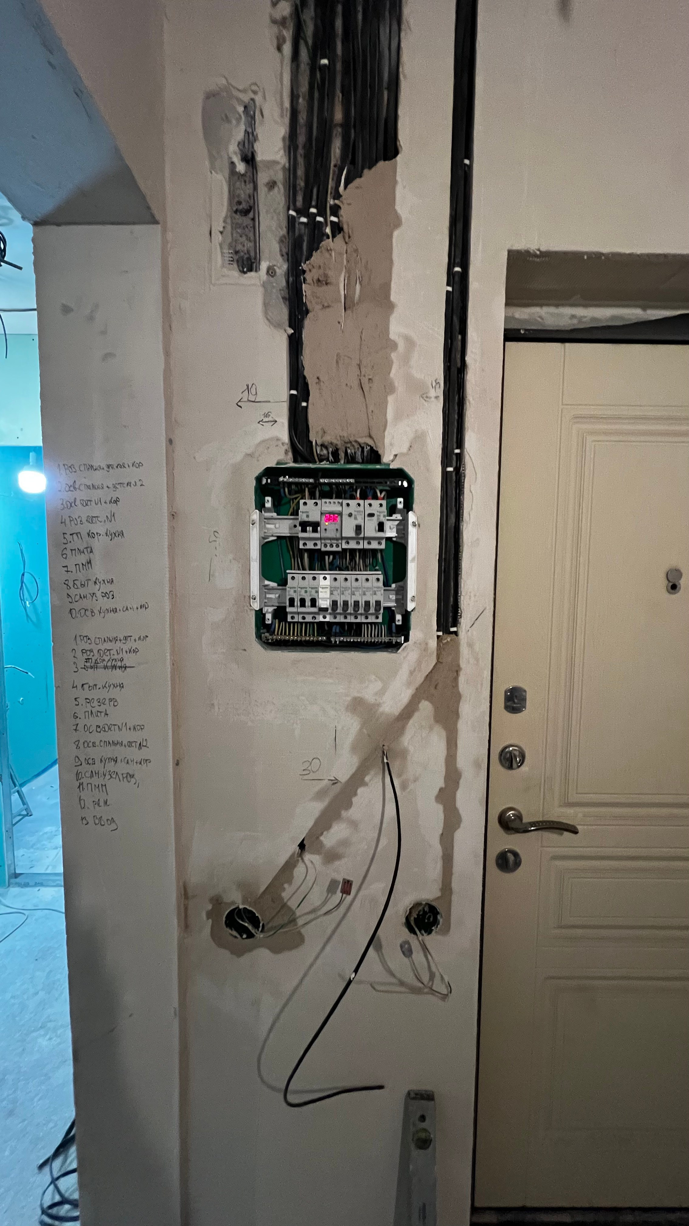 Выполнение электромонтажных работ в квартире площадью 80 кв. м. IlluminaSPB — Ваш надежный партнёр в мире электричества