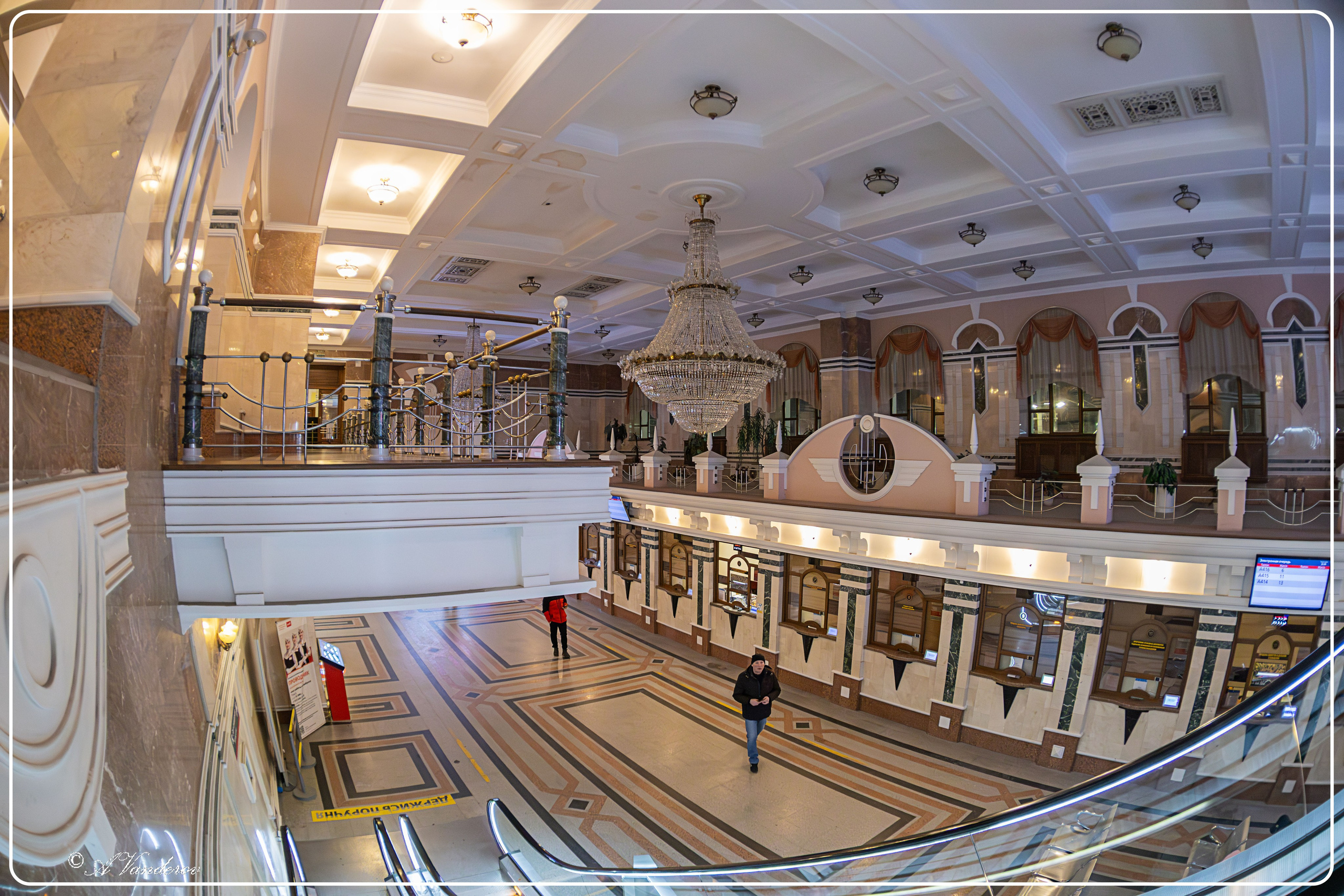 Омский железнодорожный вокзал. Фотограф Омск | Александр Вандеров