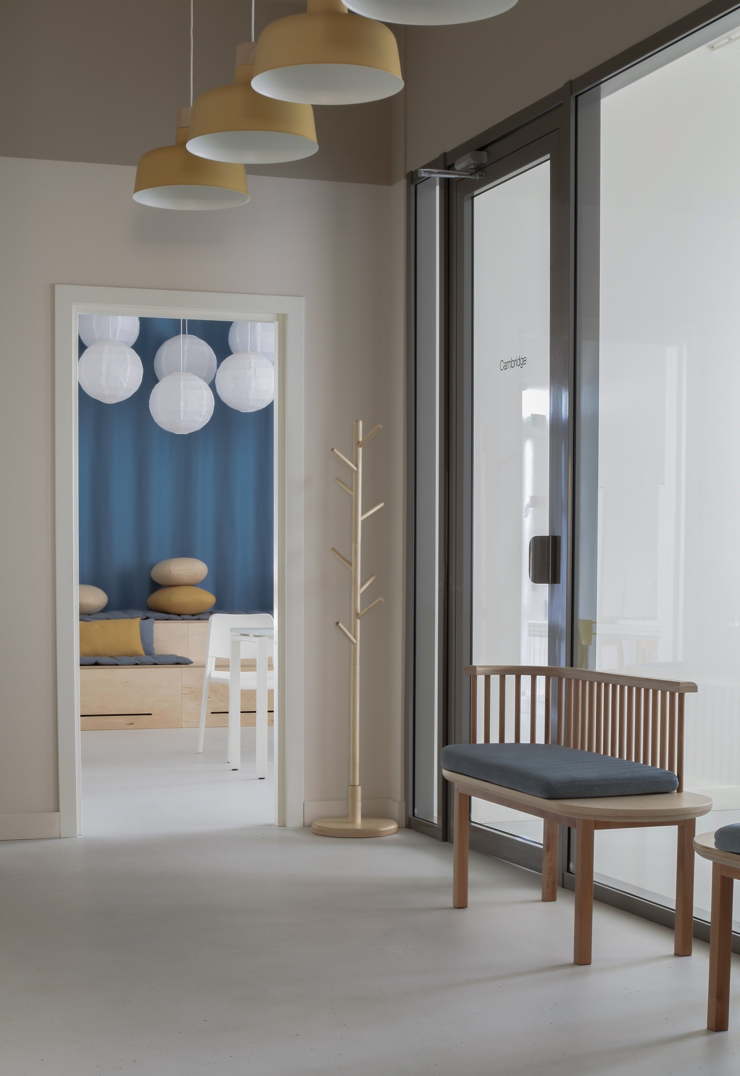 Школа иностранных языков International House. Дизайнер интерьеров