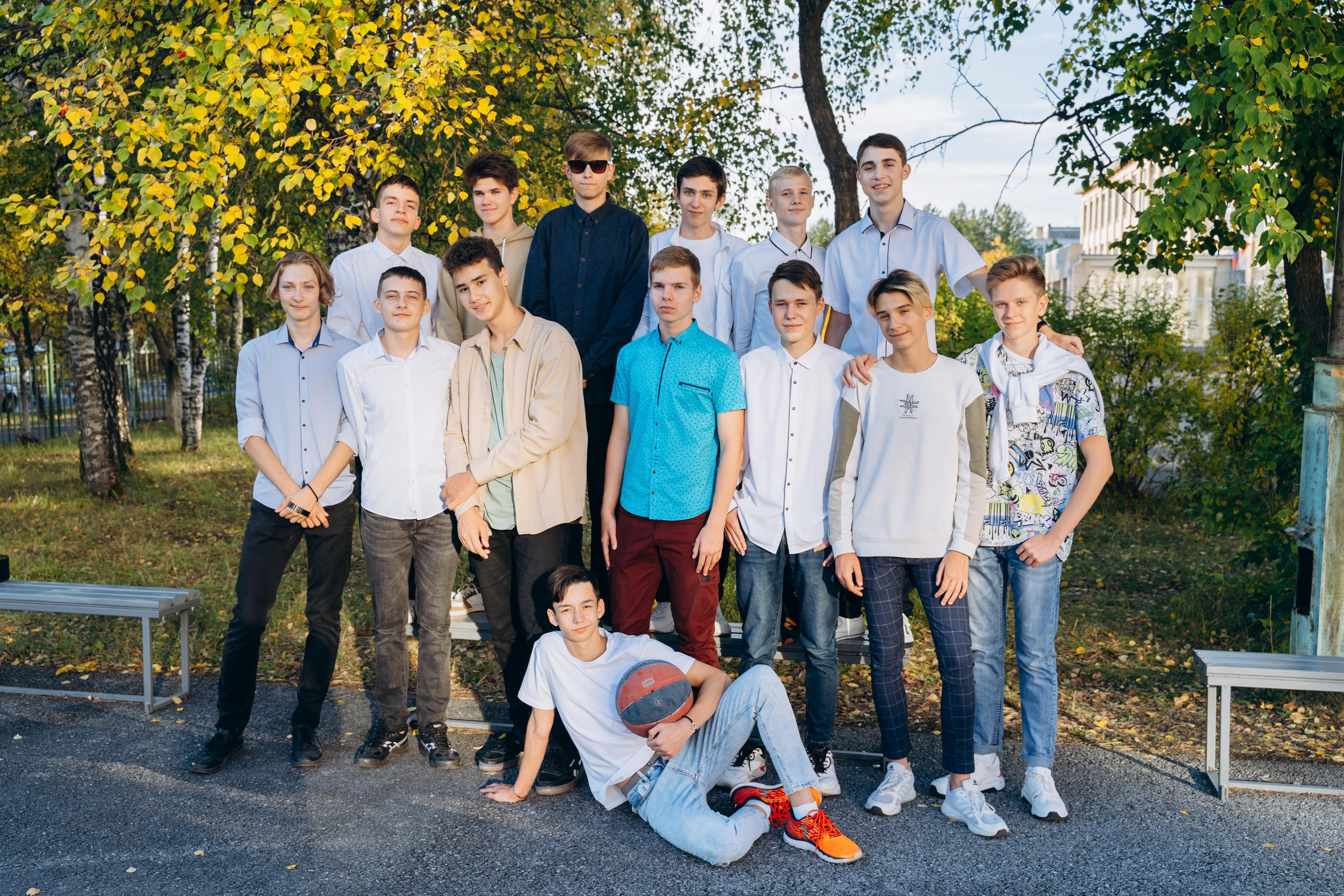 Групповые фотосессии. Свадебное видео и выпускные альбомы в Челябинской области in LENS