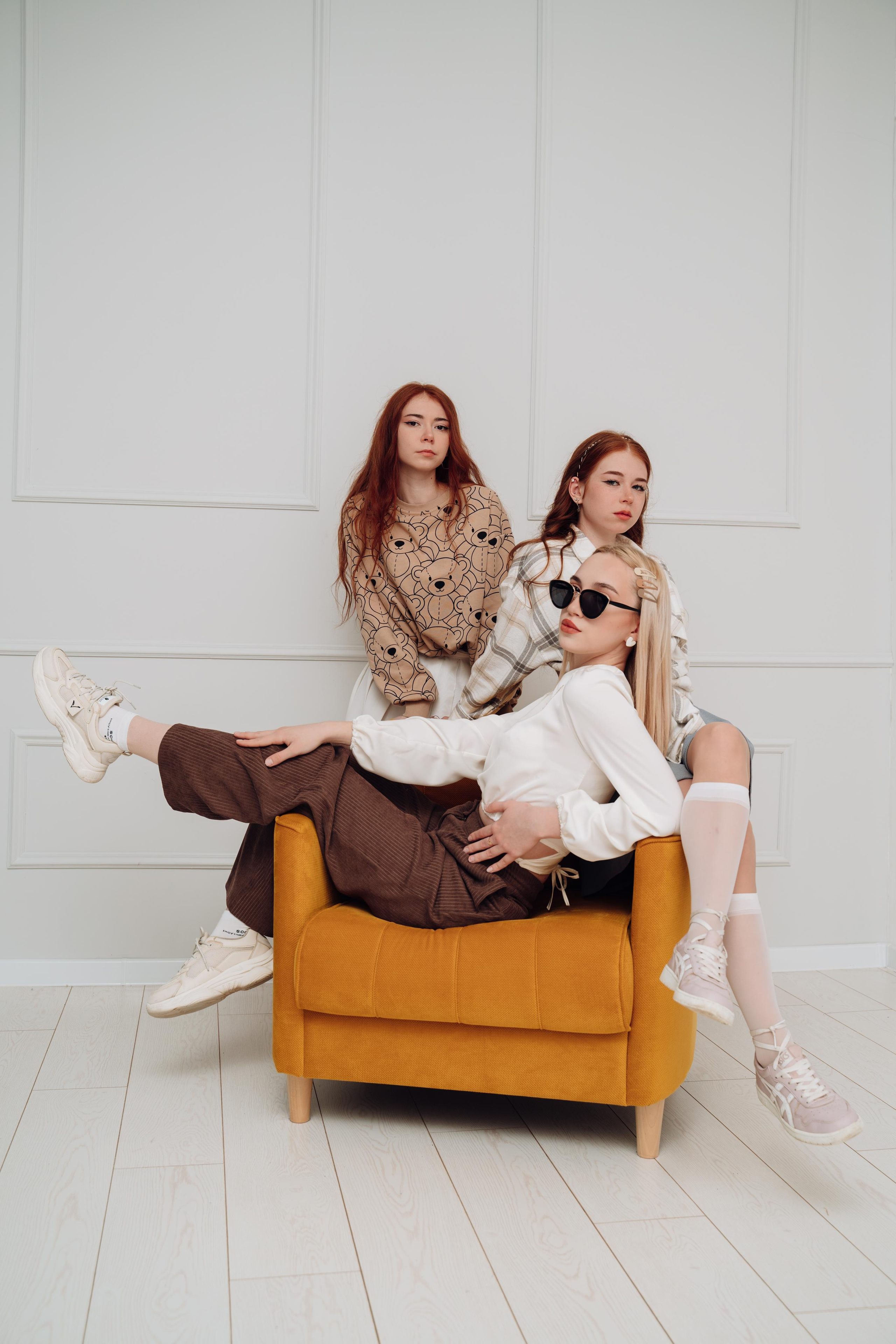 Групповые фотосессии. Свадебное видео и выпускные альбомы в Челябинской области in LENS