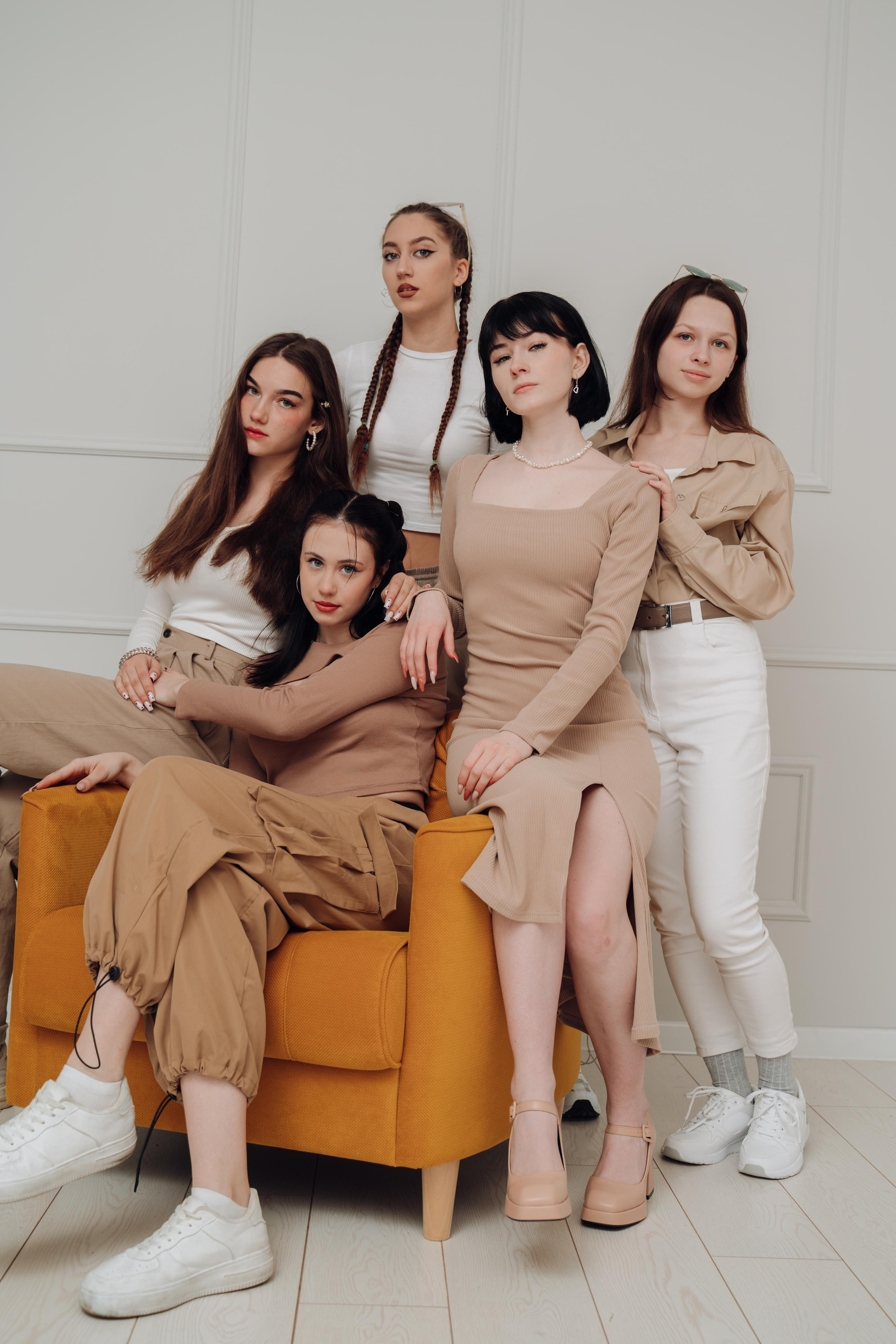 Групповые фотосессии. Свадебное видео и выпускные альбомы в Челябинской области in LENS