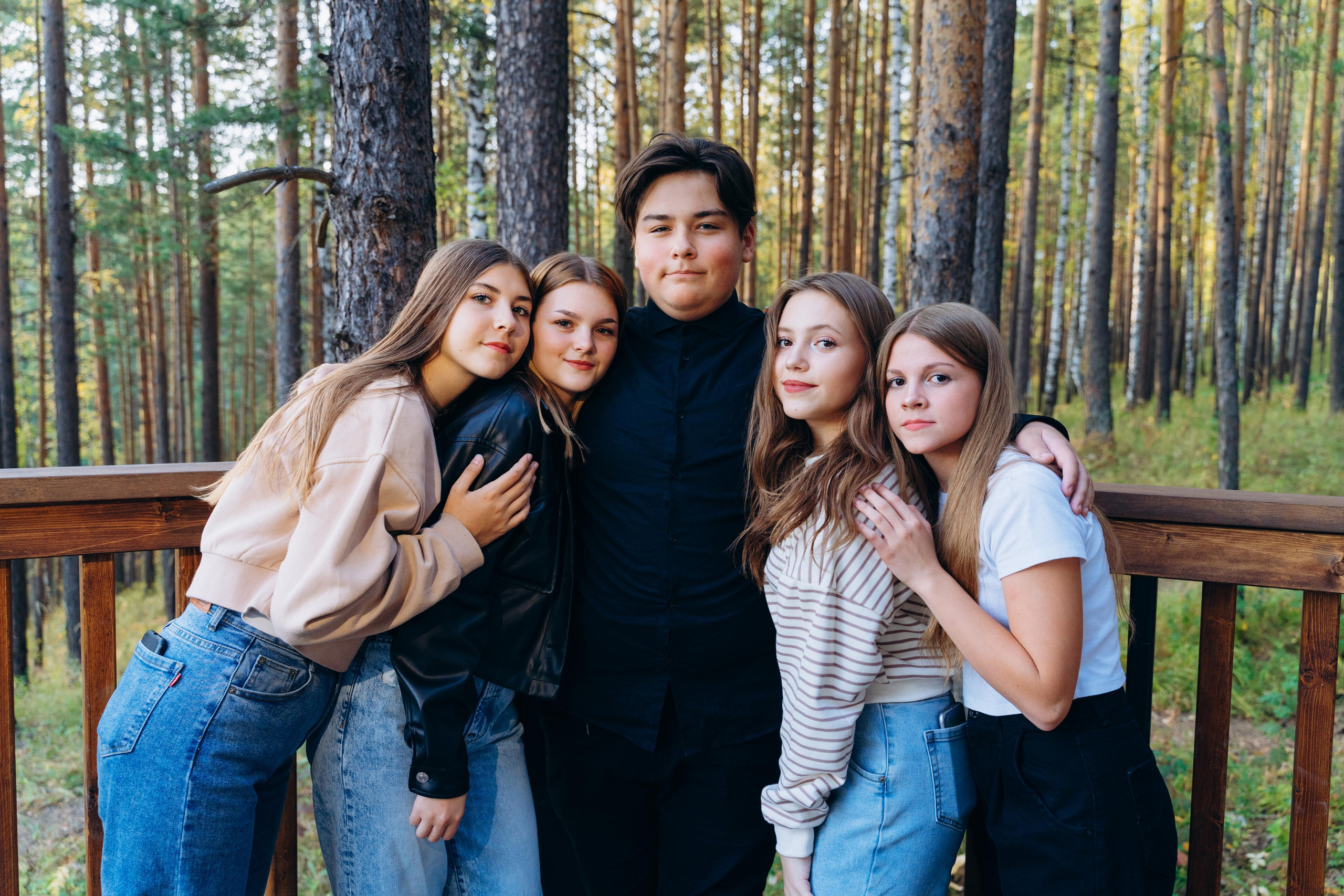 Групповые фотосессии. Свадебное видео и выпускные альбомы в Челябинской области in LENS