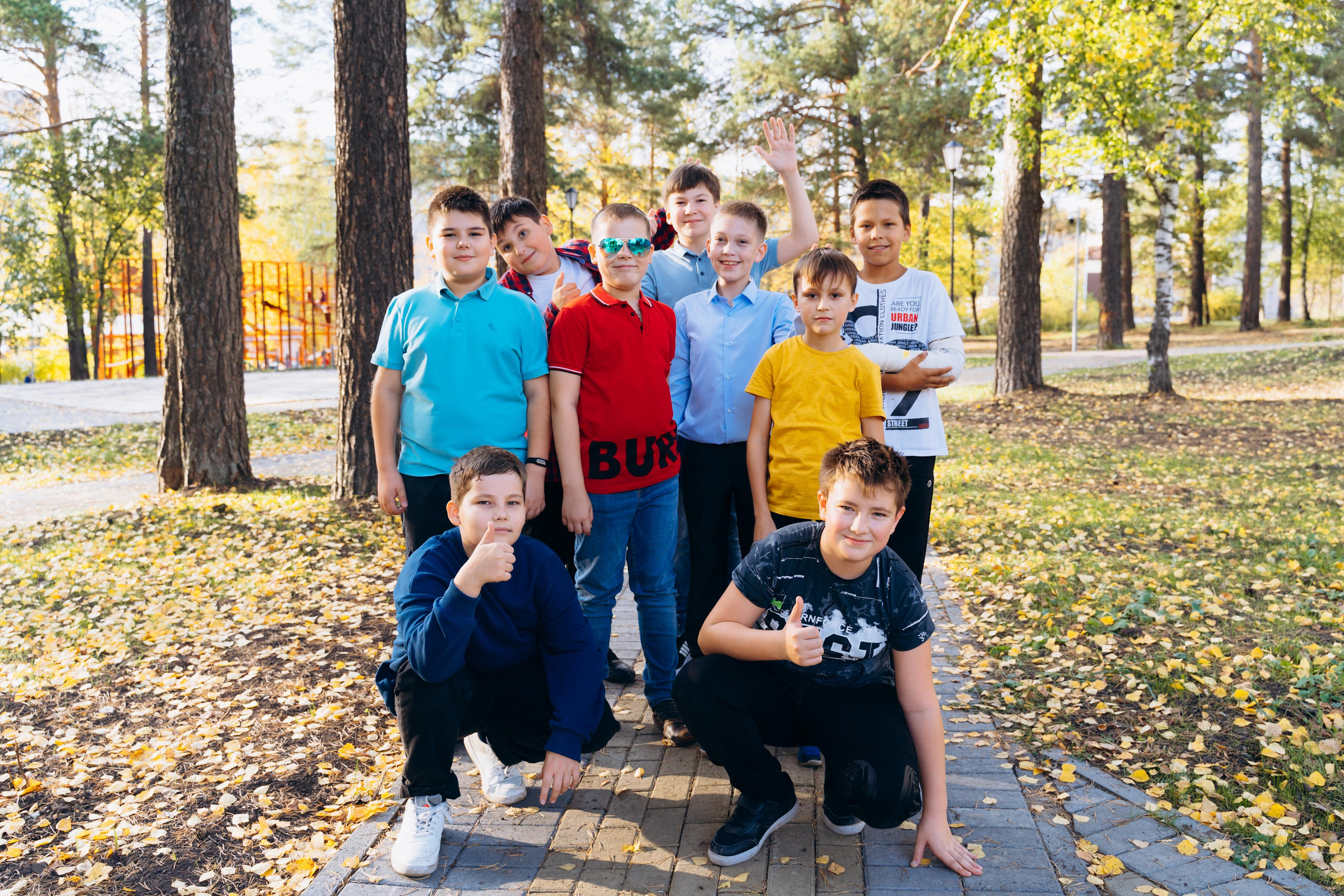 Групповые фотосессии. Свадебное видео и выпускные альбомы в Челябинской области in LENS