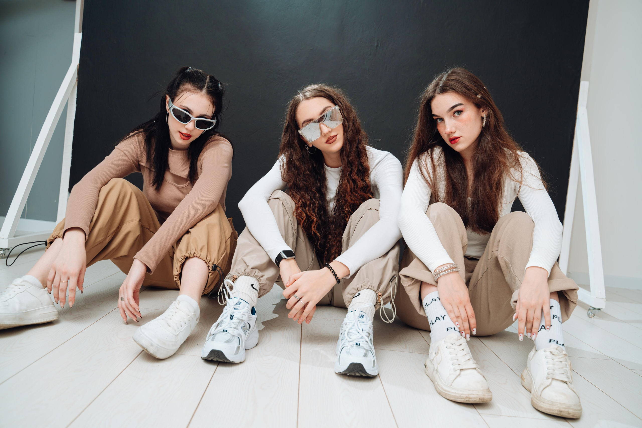 Групповые фотосессии. Свадебное видео и выпускные альбомы в Челябинской области in LENS