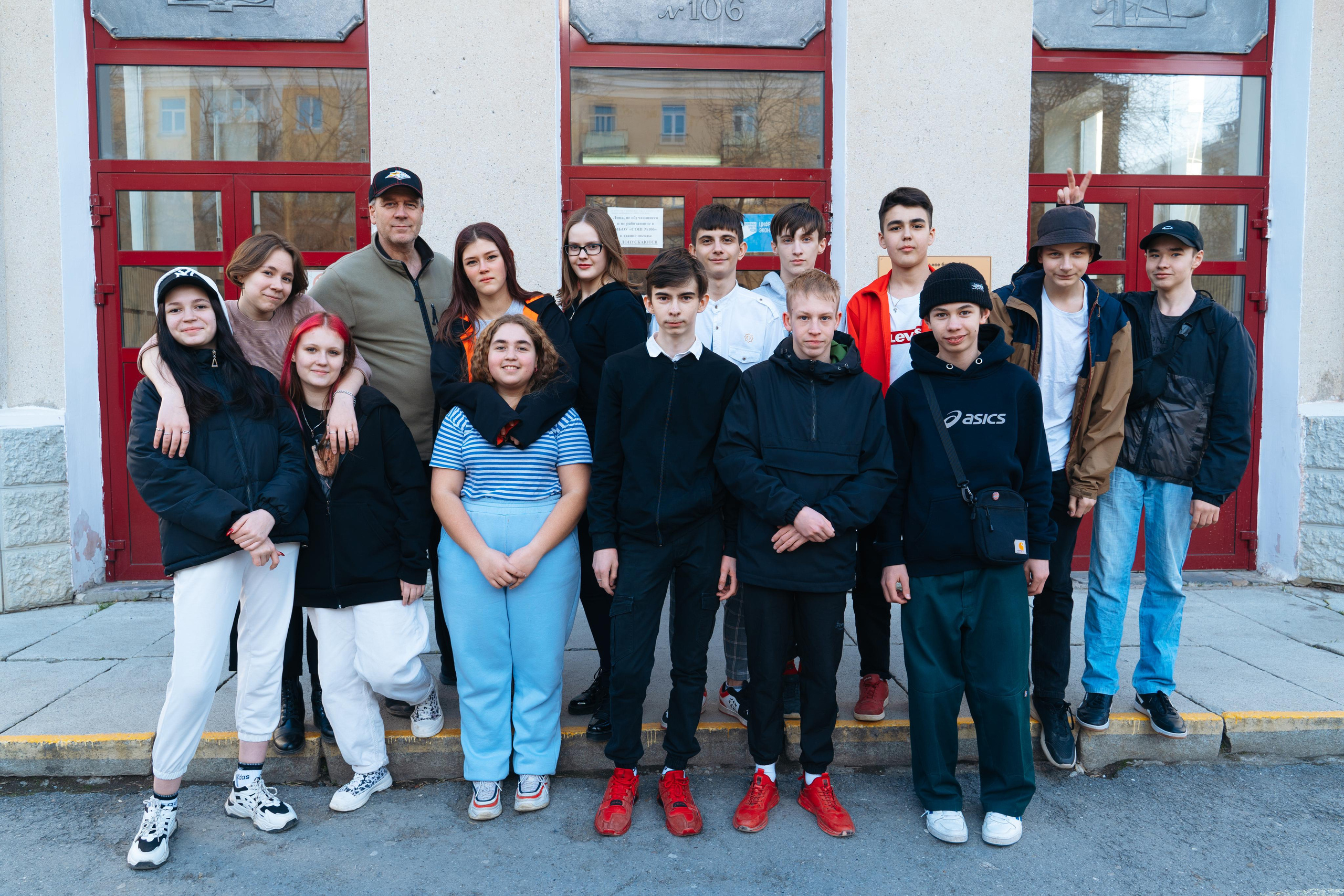 Групповые фотосессии. Свадебное видео и выпускные альбомы в Челябинской области in LENS