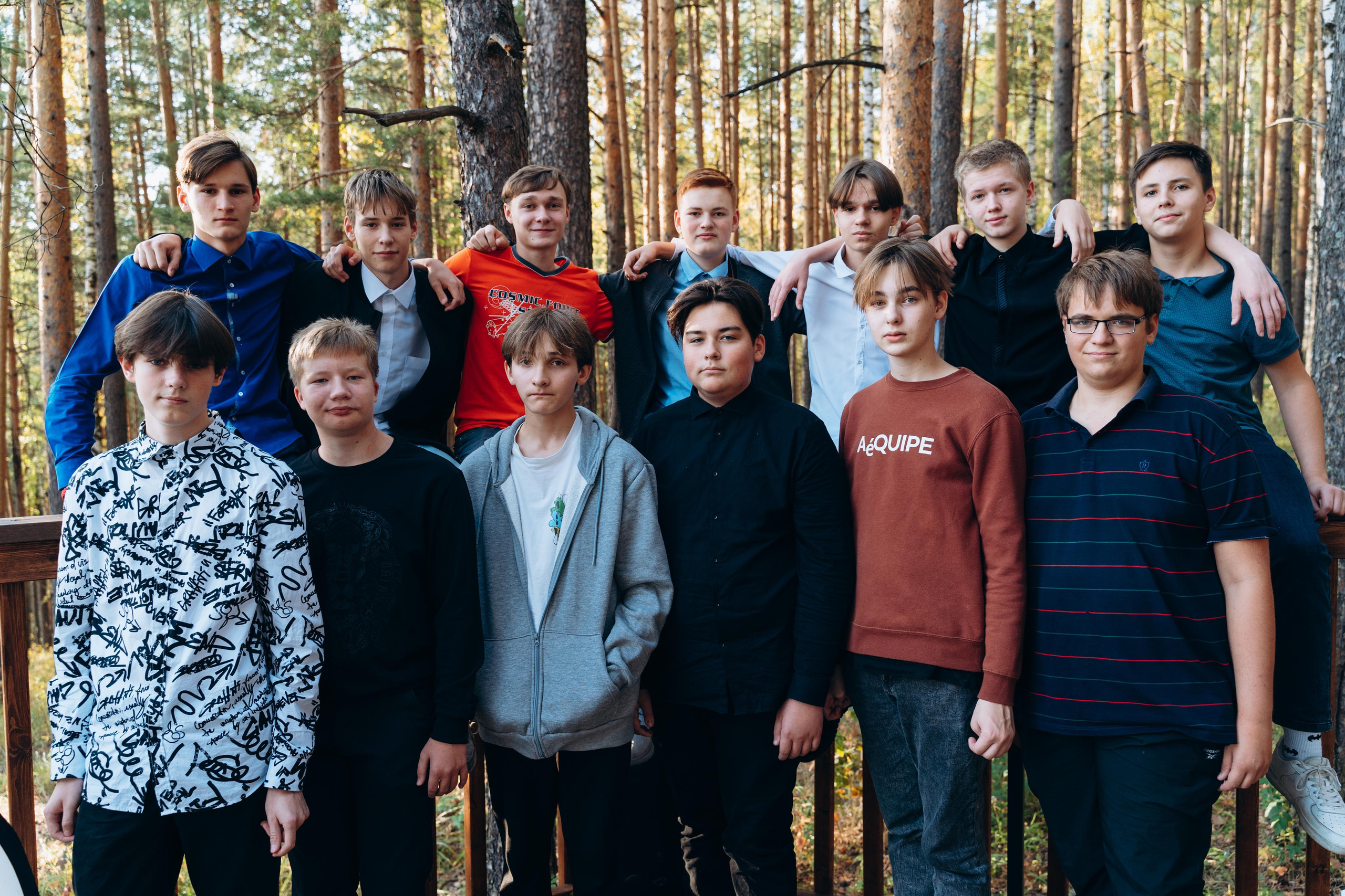 Групповые фотосессии. Свадебное видео и выпускные альбомы в Челябинской области in LENS