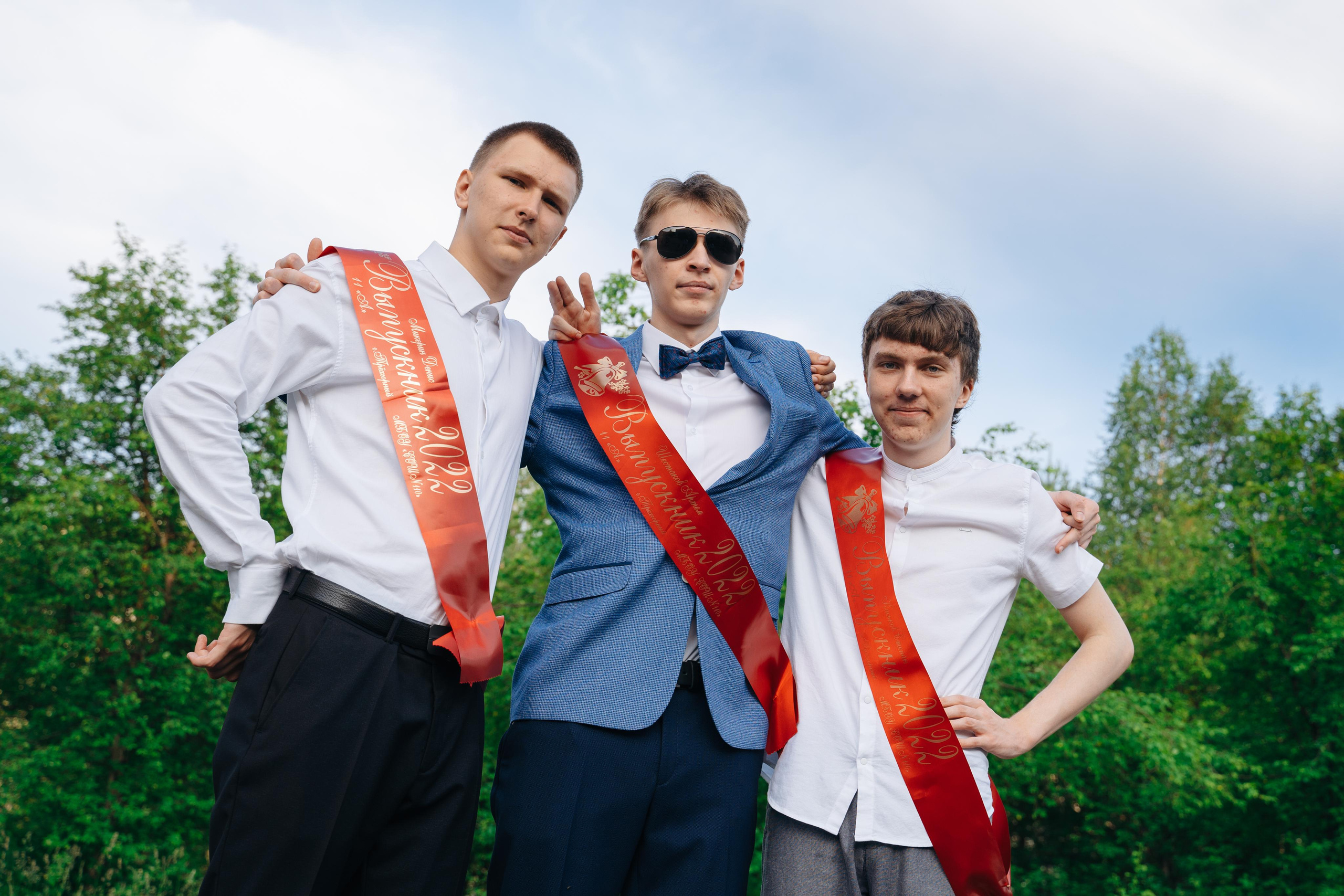 Групповые фотосессии. Свадебное видео и выпускные альбомы в Челябинской области in LENS