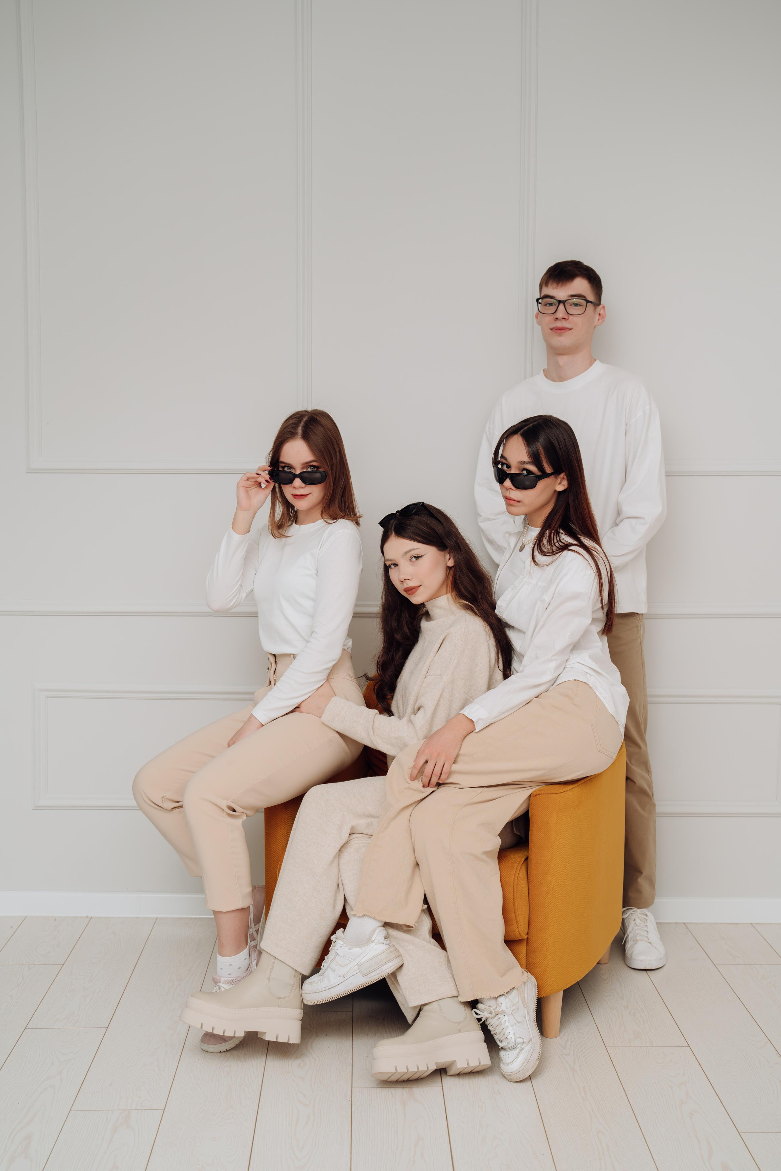 Групповые фотосессии. Свадебное видео и выпускные альбомы в Челябинской области in LENS