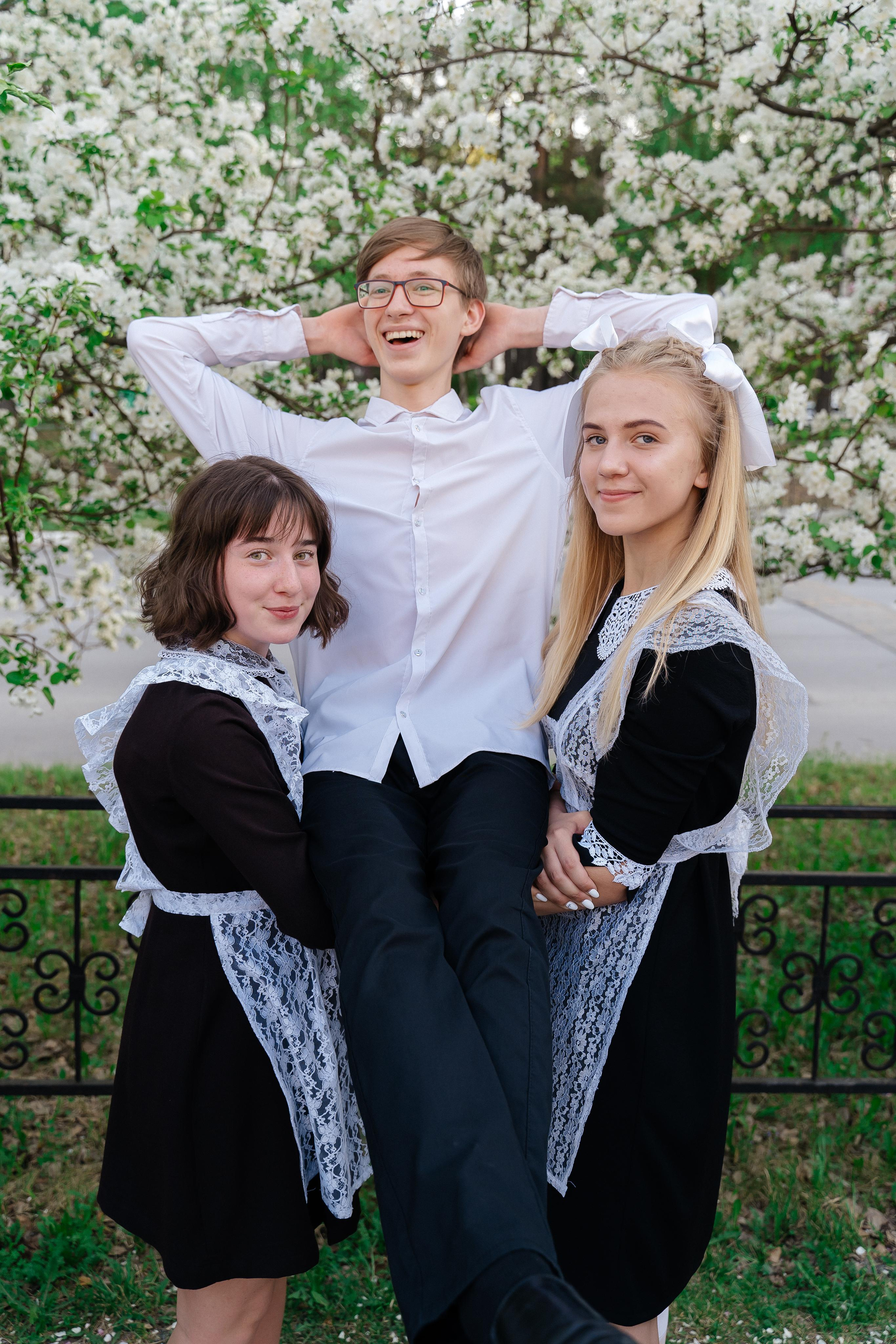 Групповые фотосессии. Свадебное видео и выпускные альбомы в Челябинской области in LENS