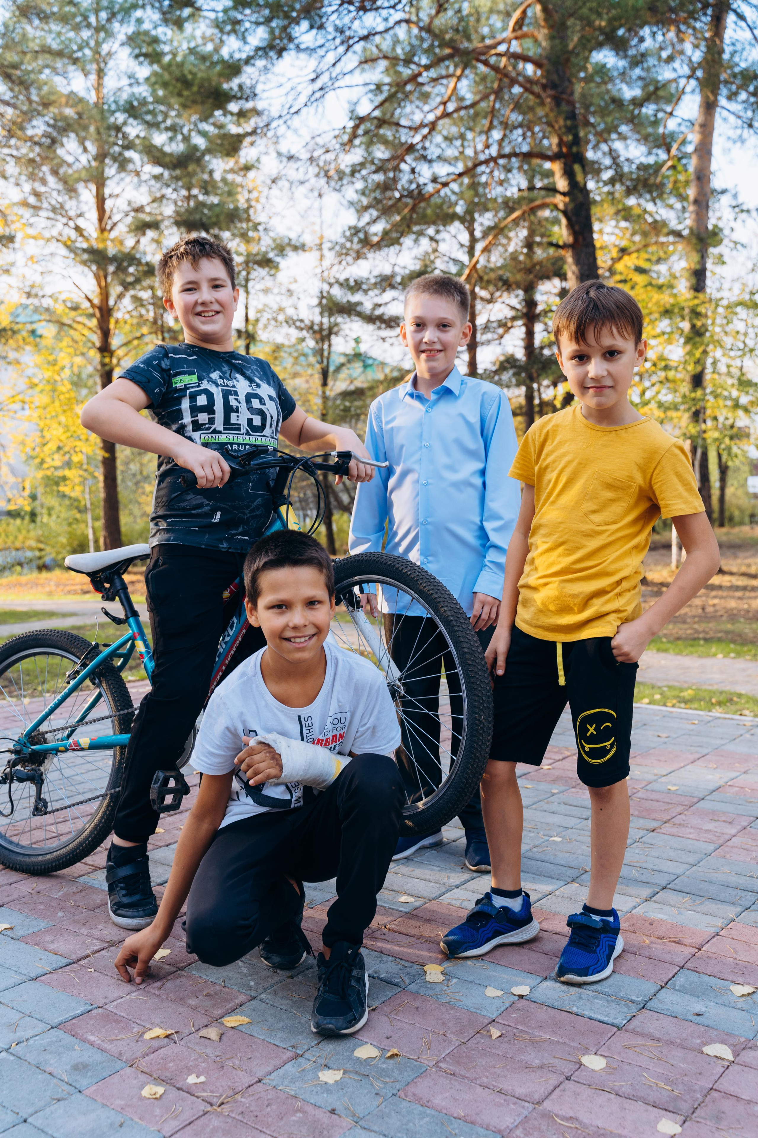 Групповые фотосессии. Свадебное видео и выпускные альбомы в Челябинской области in LENS