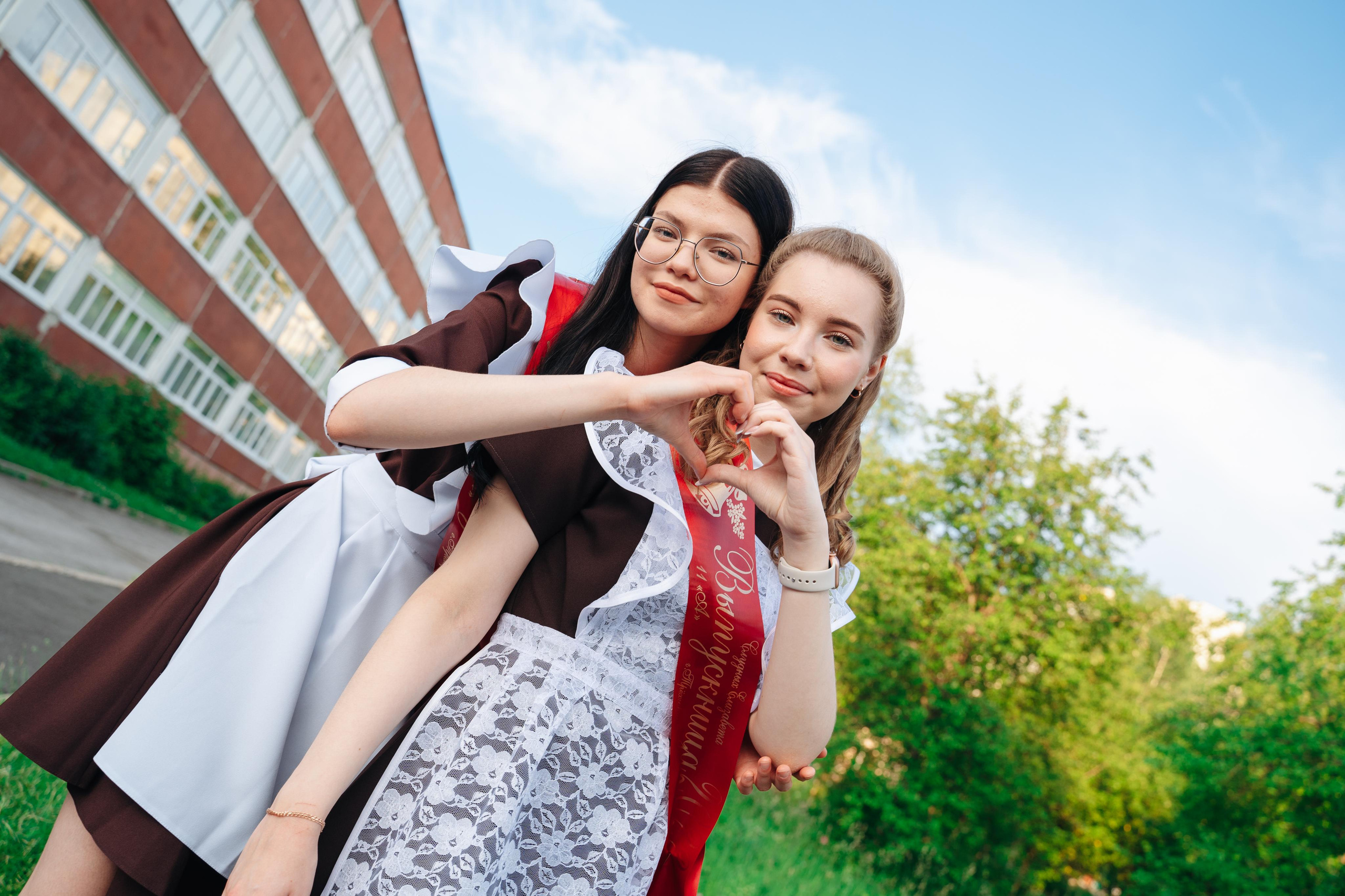 Групповые фотосессии. Свадебное видео и выпускные альбомы в Челябинской области in LENS