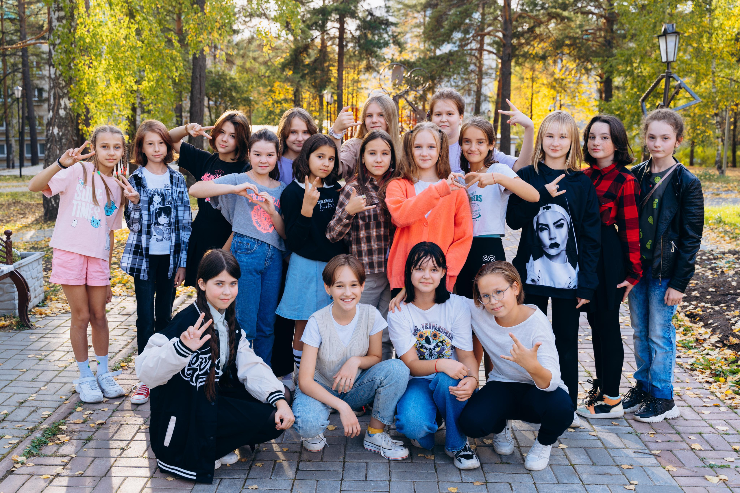 Групповые фотосессии. Свадебное видео и выпускные альбомы в Челябинской области in LENS