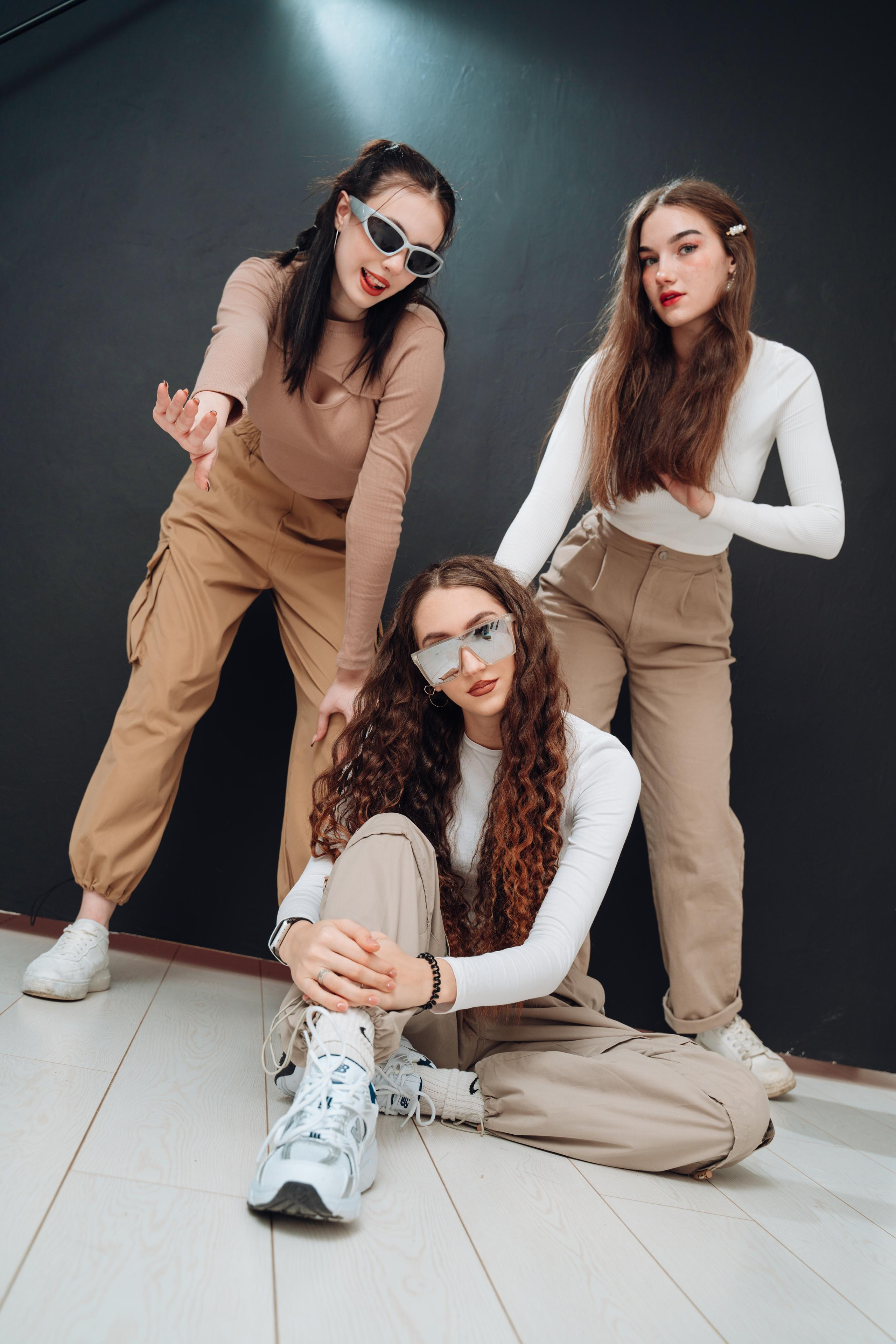 Групповые фотосессии. Свадебное видео и выпускные альбомы в Челябинской области in LENS