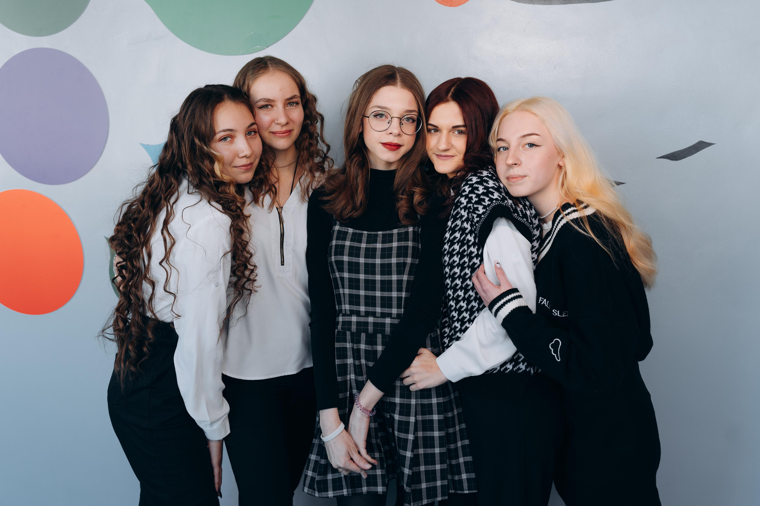 Групповые фотосессии. Свадебное видео и выпускные альбомы в Челябинской области in LENS