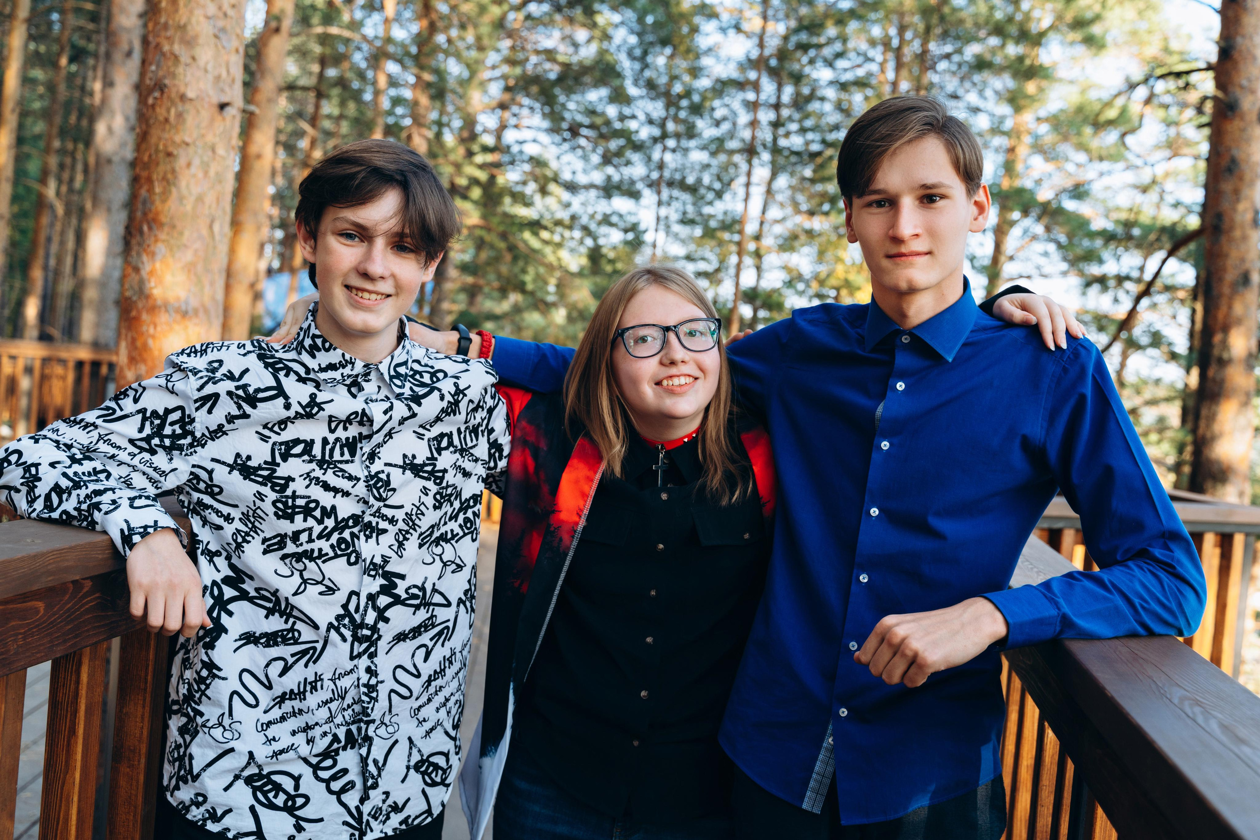 Групповые фотосессии. Свадебное видео и выпускные альбомы в Челябинской области in LENS