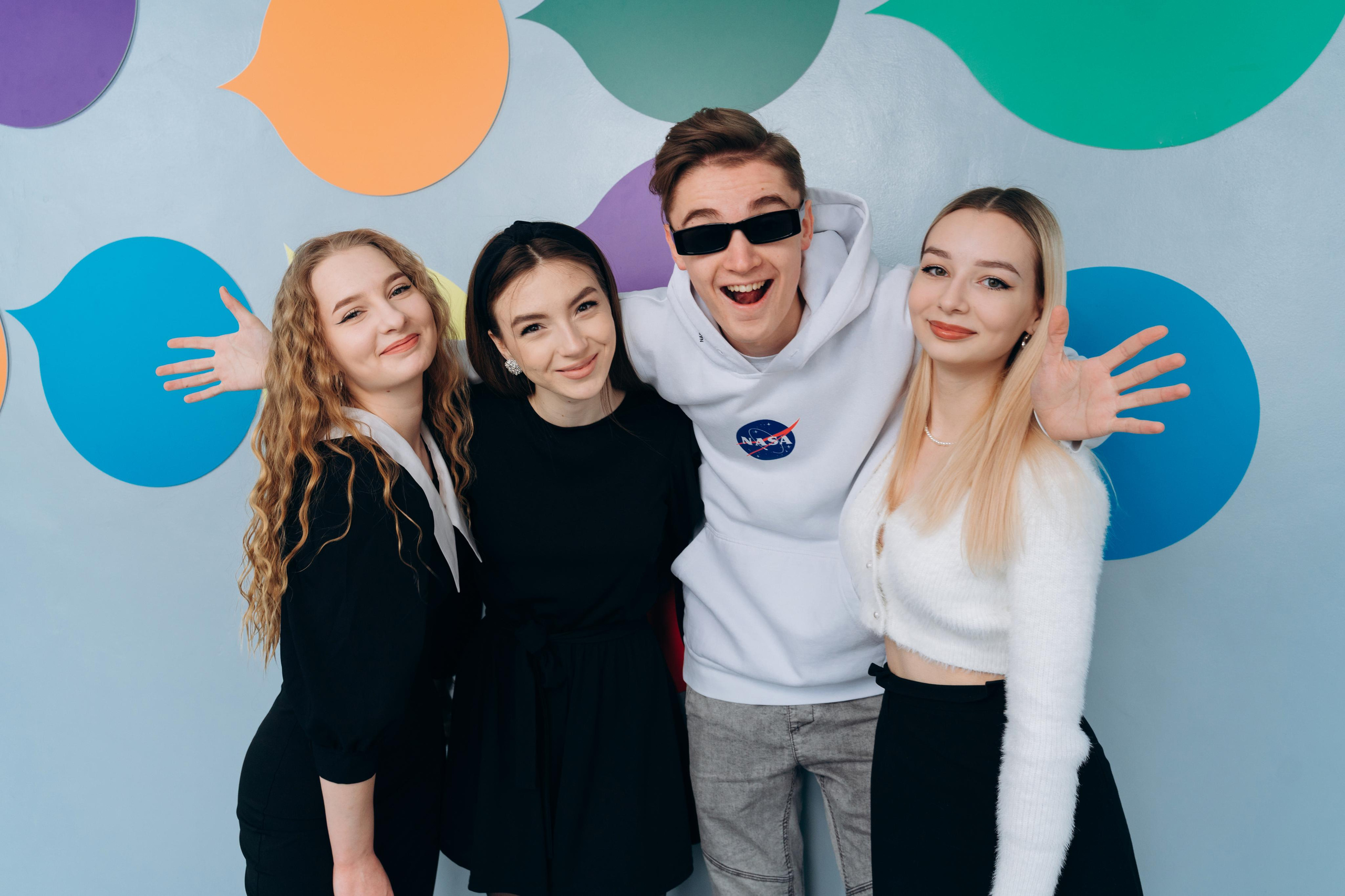 Групповые фотосессии. Свадебное видео и выпускные альбомы в Челябинской области in LENS