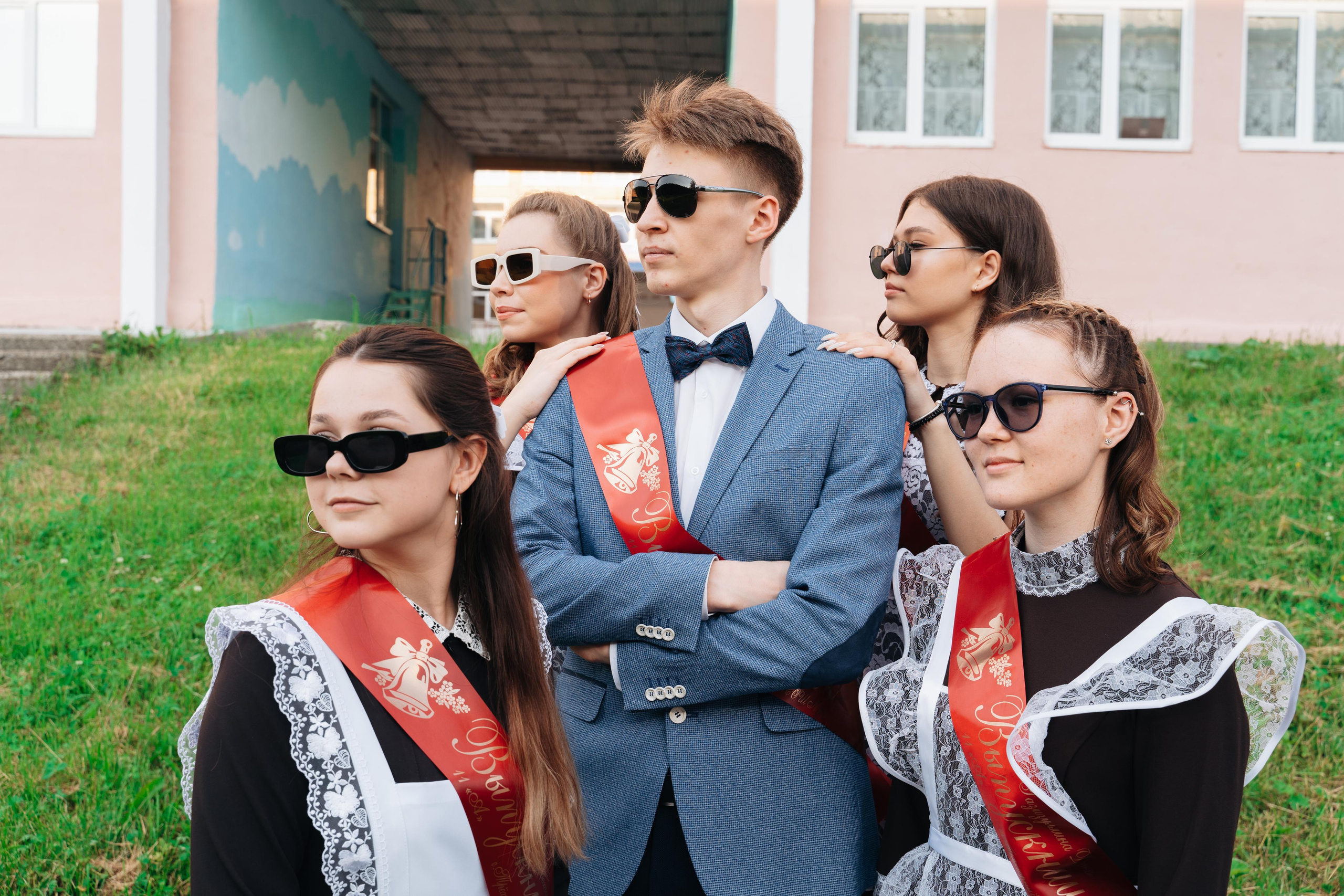 Групповые фотосессии. Свадебное видео и выпускные альбомы в Челябинской области in LENS