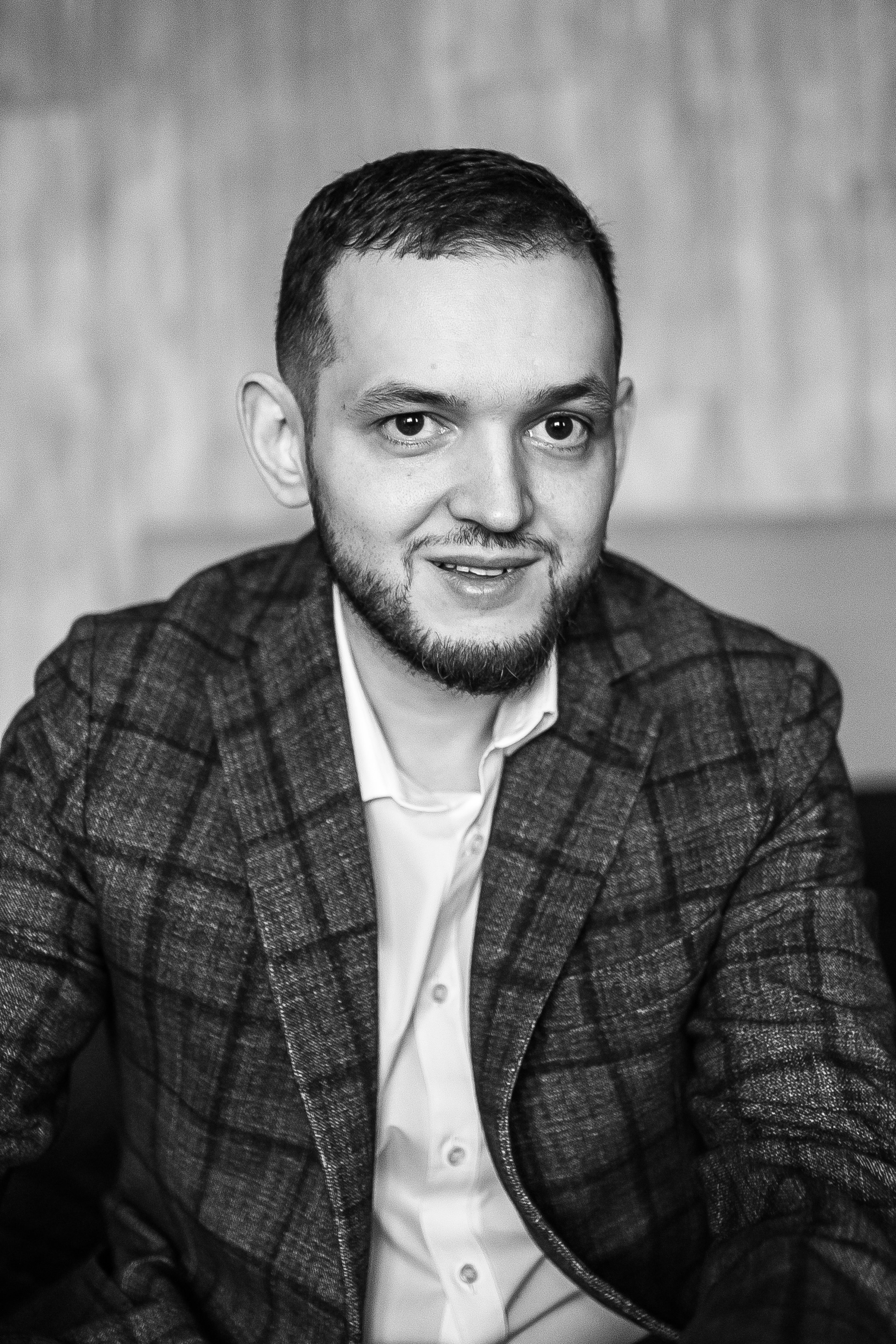 Свадьба Полины и Сергея (сборы жениха). Портретный фотограф Юлия Красноперова в Барнауле/Заринске