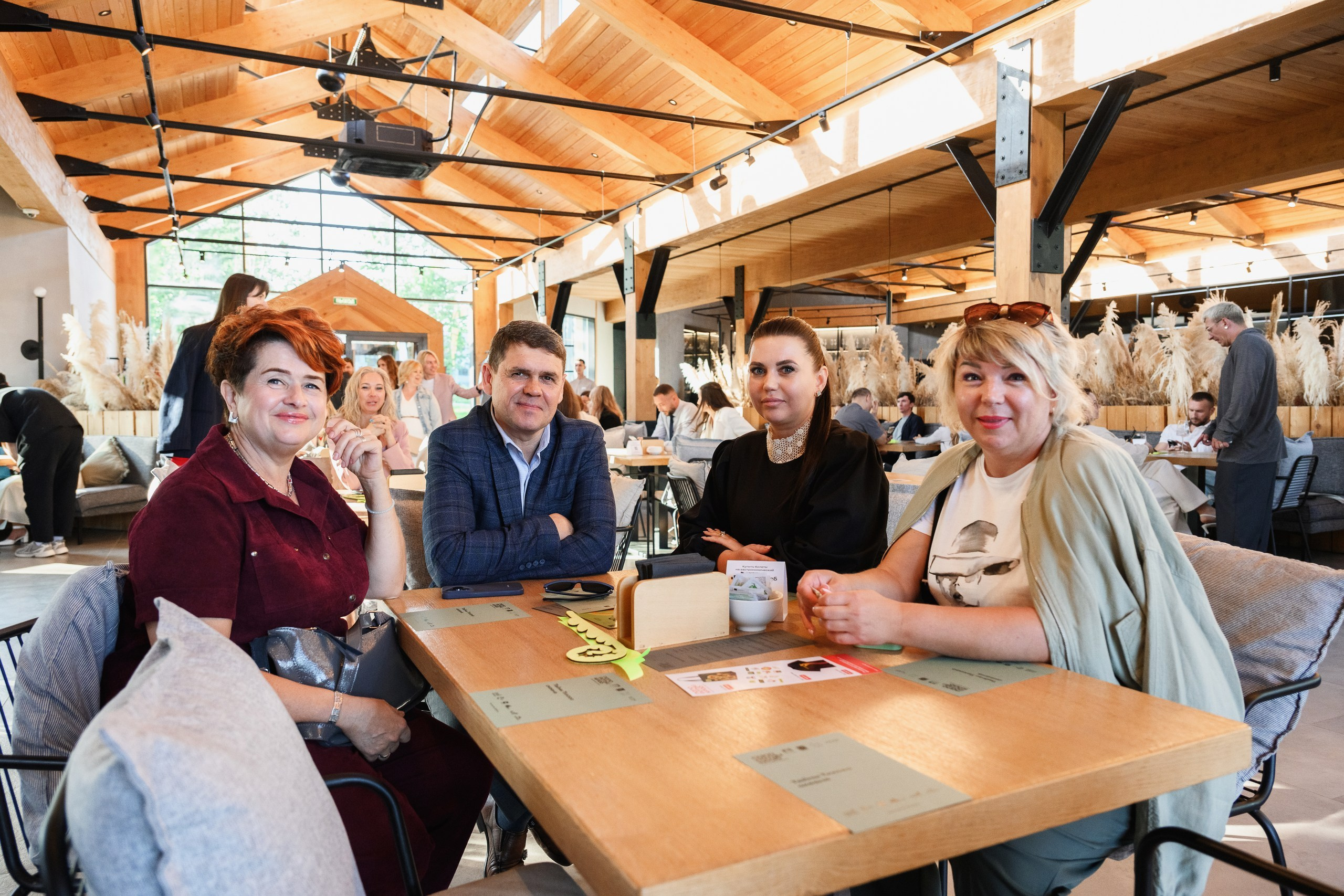 Фотосъемка гастроужина в ресторане в Петропавловске-Камчатском. Гастрономическая фотосъемка в ресторане в Петропавловске-Камчатском. Профессиональная съемка блюд и атмосферы ужина в Петропавловске-Камчатском. Изысканные фото гастроужина в ресторанах Петропавловска-Камчатского. Стоимость фотосъемки гастроужина в Петропавловске-Камчатском.