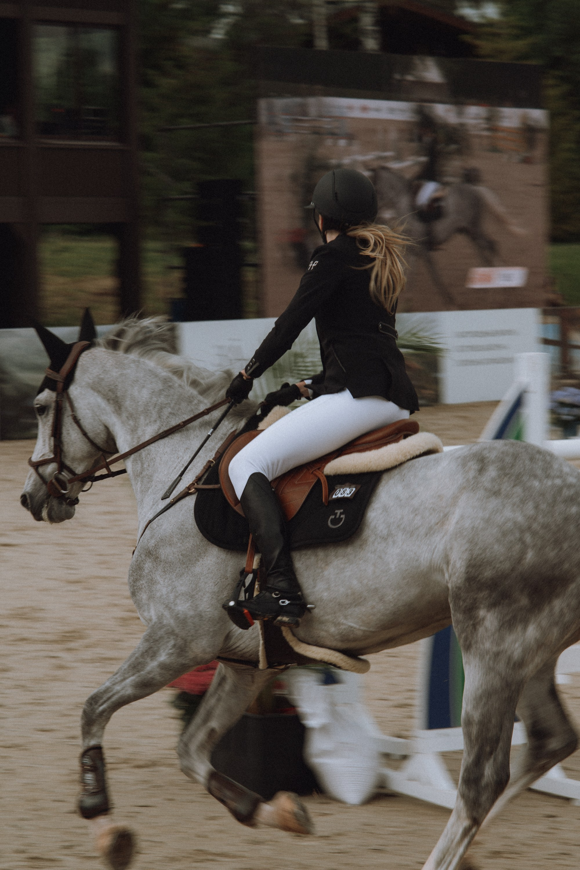 Emerald Stables CUP 2025. Бэкстейдж и репортажный фотограф в Москве Артем Онацко