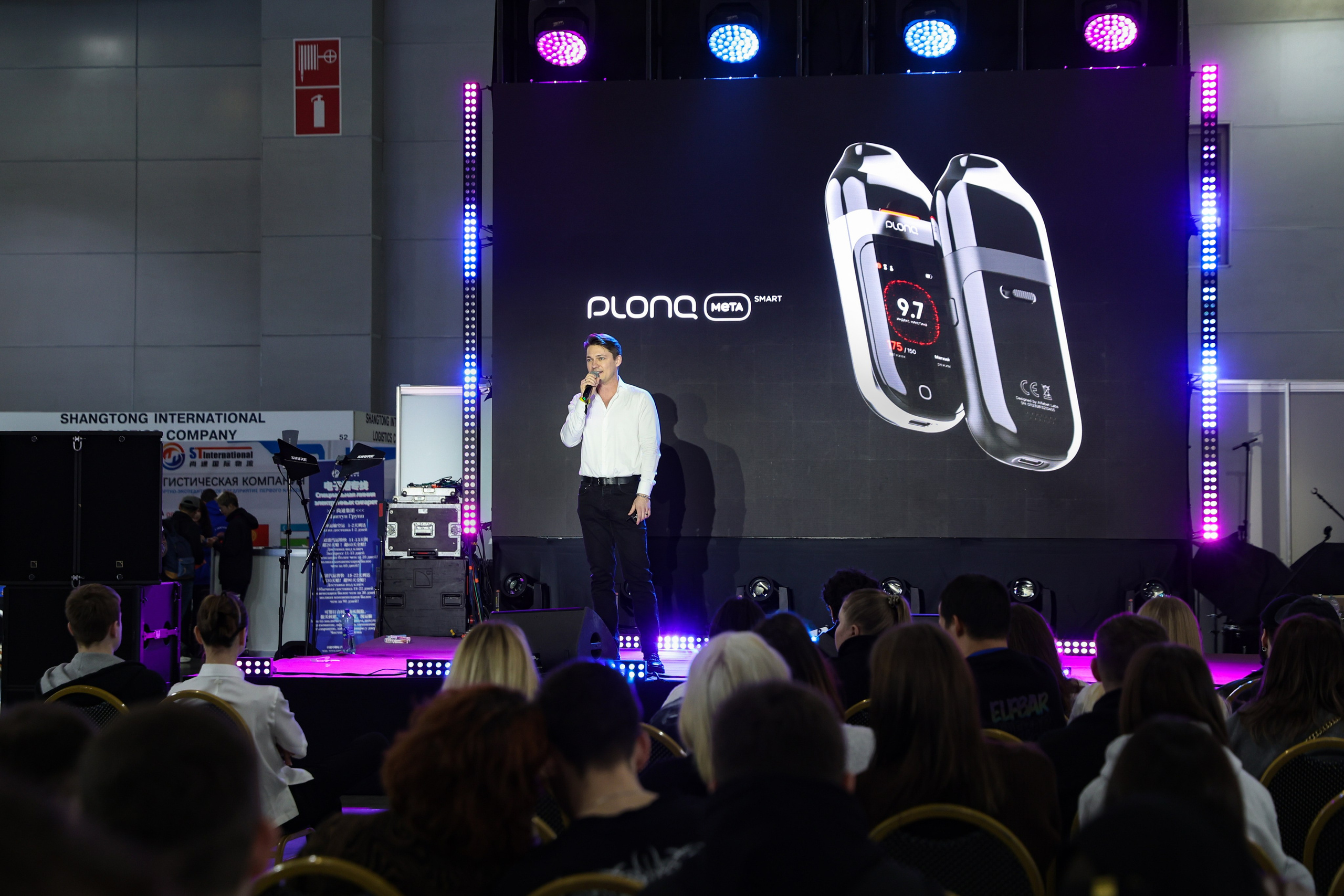 Стенд PLONQ на Vape Club Show. Фотограф Дарья Попова