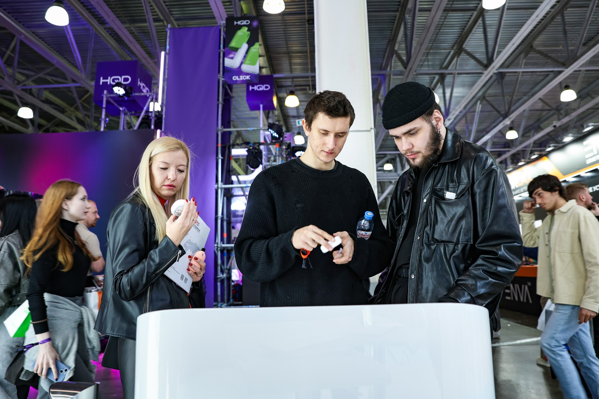 Стенд PLONQ на Vape Club Show. Фотограф Дарья Попова