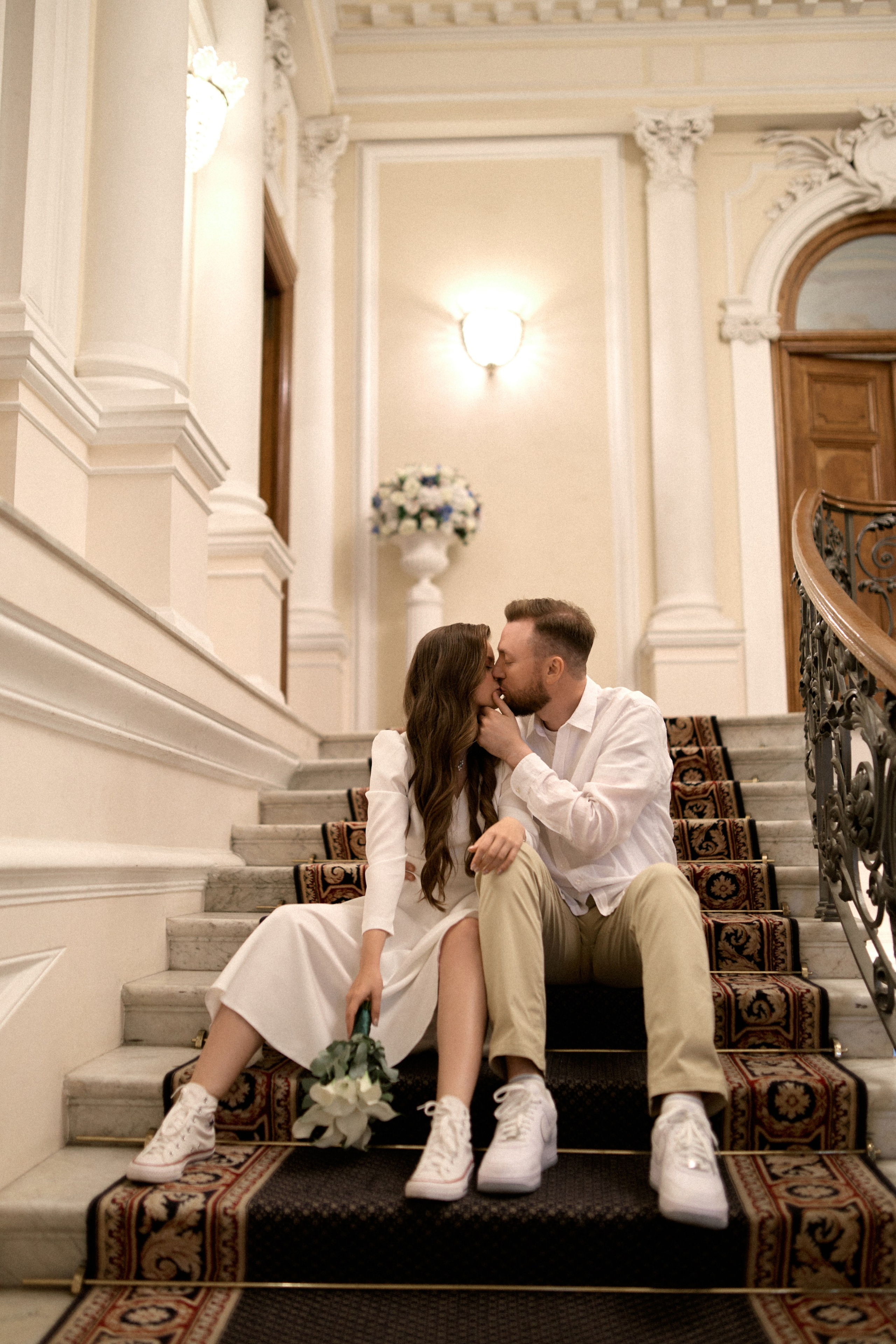 Летняя свадебная фотосессия на Чернышевской. Сестры Карабаза. Фотографы и ретушеры в Москве и Санкт-Петербурге