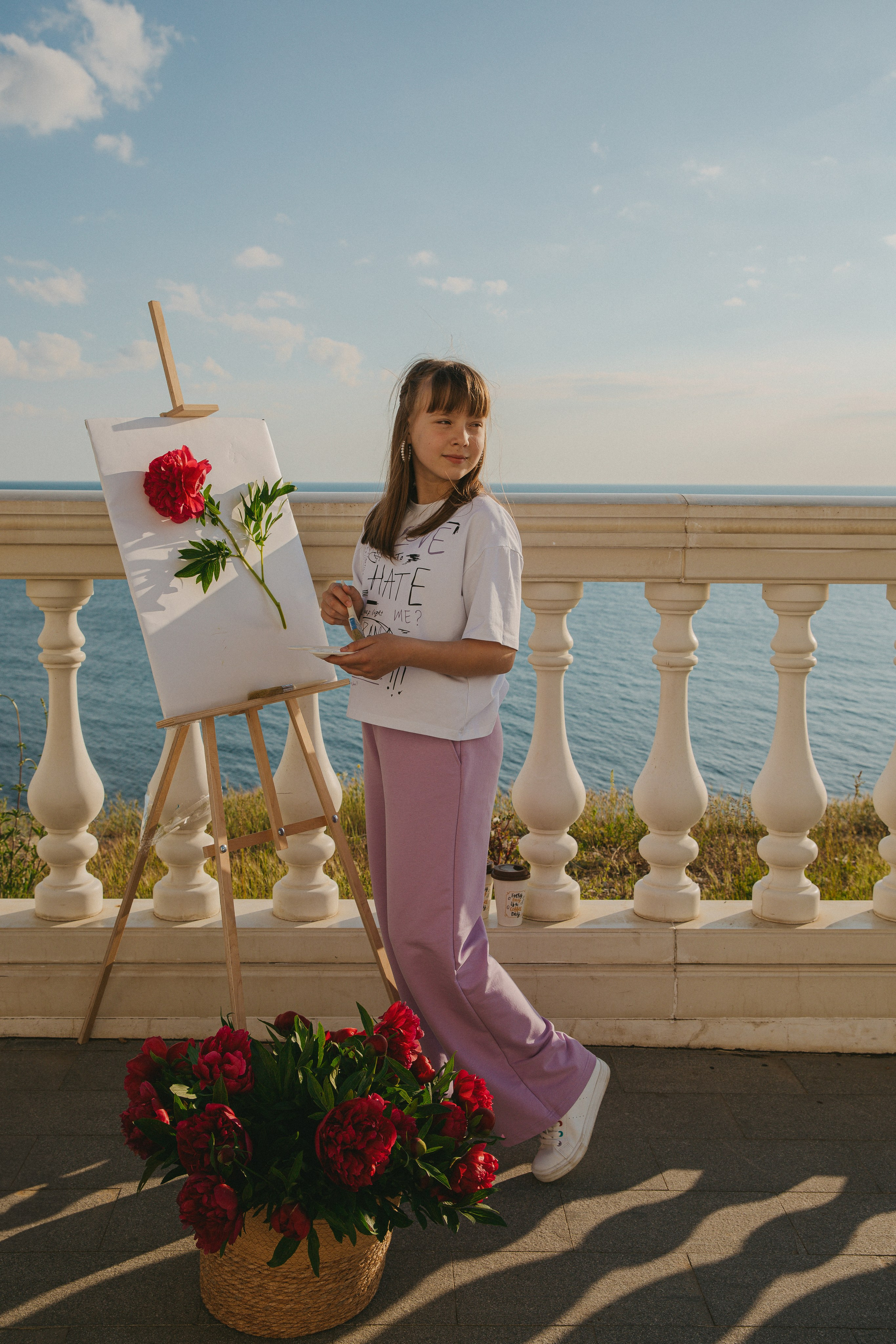 Прогулка с пионами