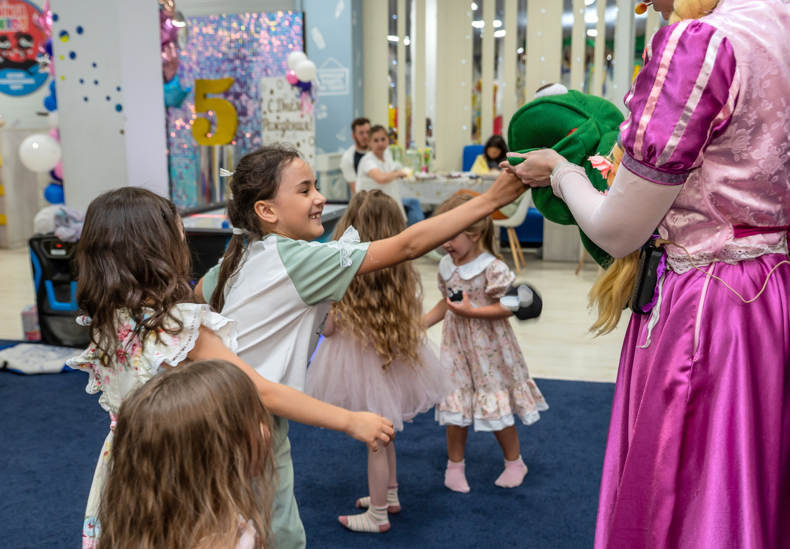 Игротека Ниндзя Кидс. Я Ольга Казанцева, фотографирую снимаю ваши киноистории и печатаю фото и цифровые портреты на холсте