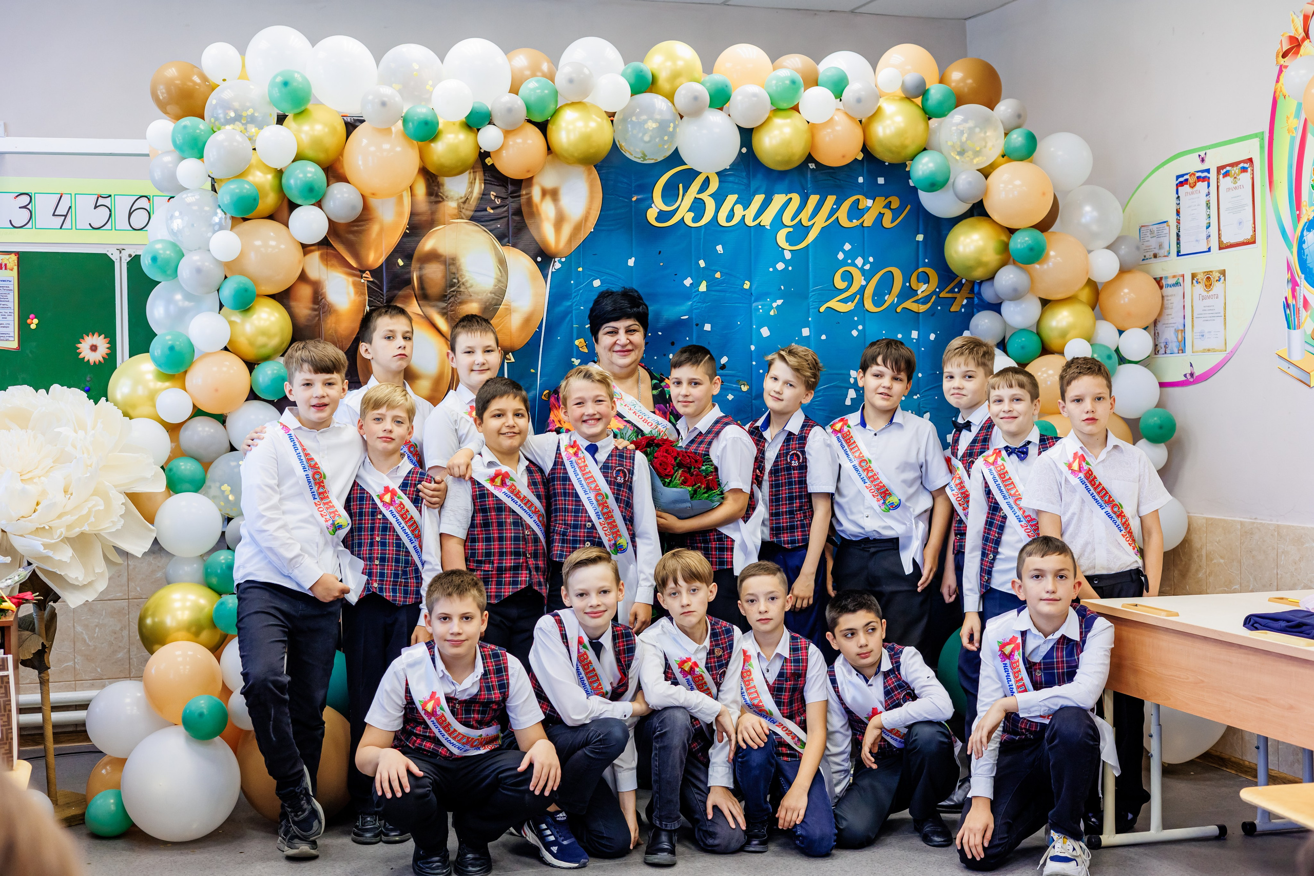 Выпуск 4а 25школа'24 год. Свадебный и семейный фотограф в Армавире