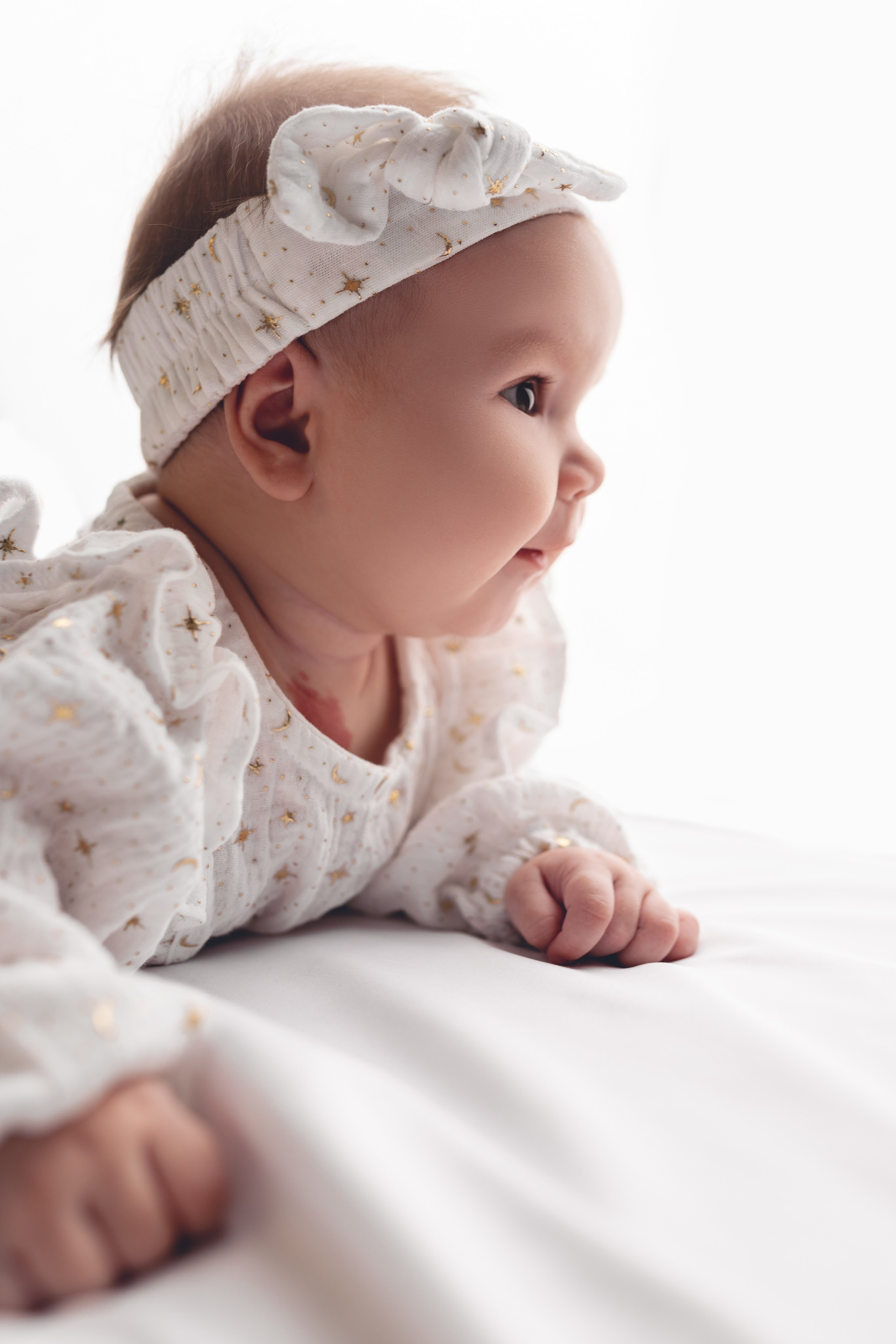 Фотосессия Варюши в натуральном стиле. Фотограф новорожденных в г. Барнаул Ренпенинг Катерина