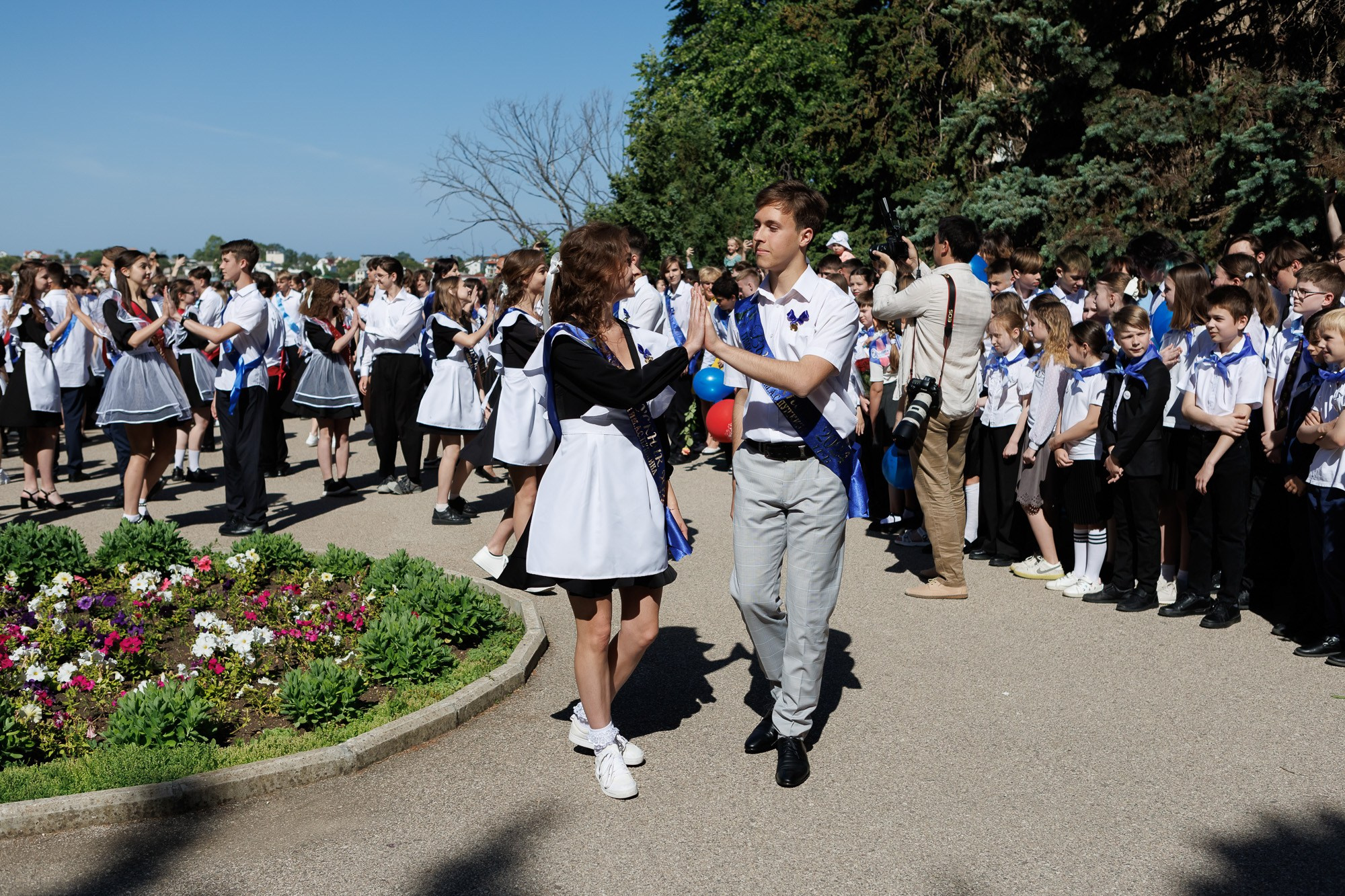 Последний звонок в Гимназии № 1, г. Севастополь. Свадебный фотограф, фотосъемка в Крыму, Севастополе, Симферополе, Ялте