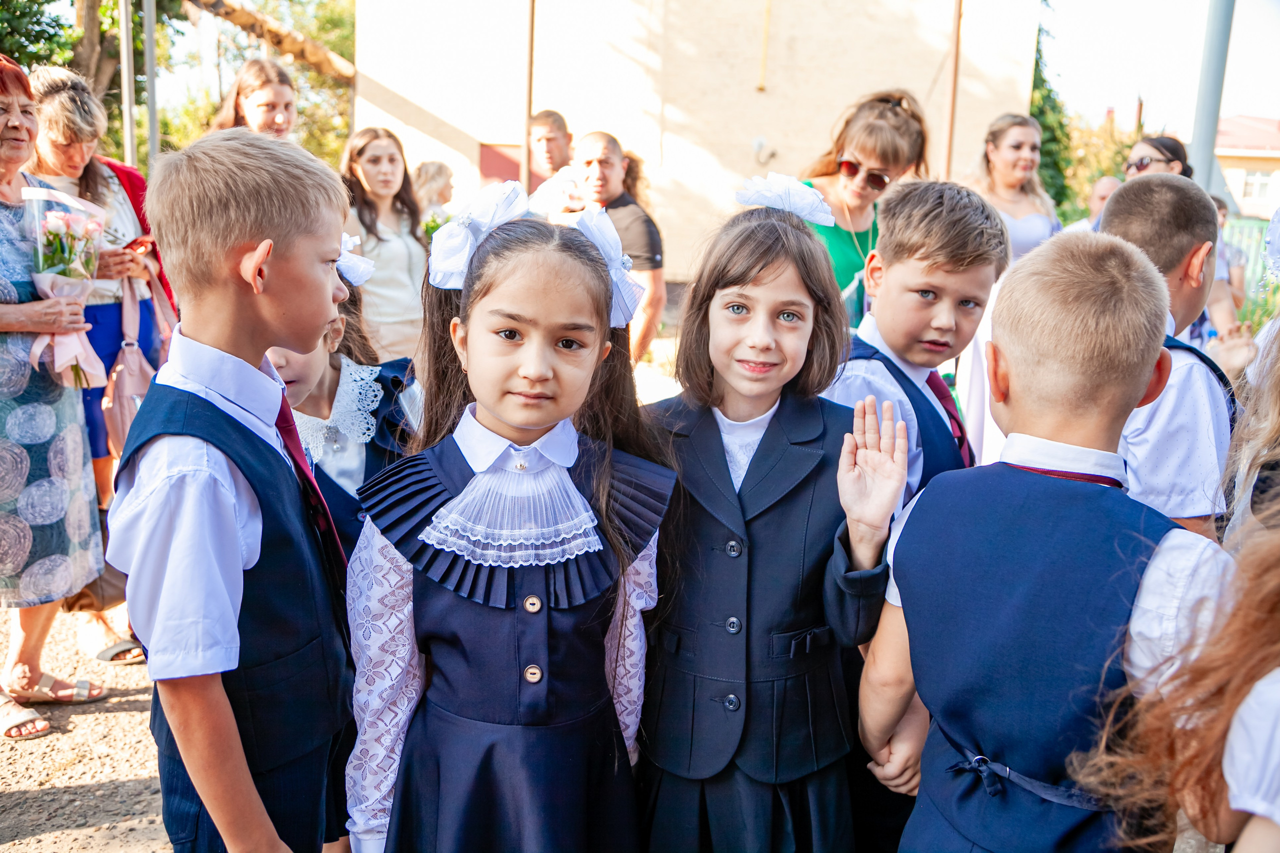 1 сентября линейка. Свадебный и семейный фотограф в Армавире