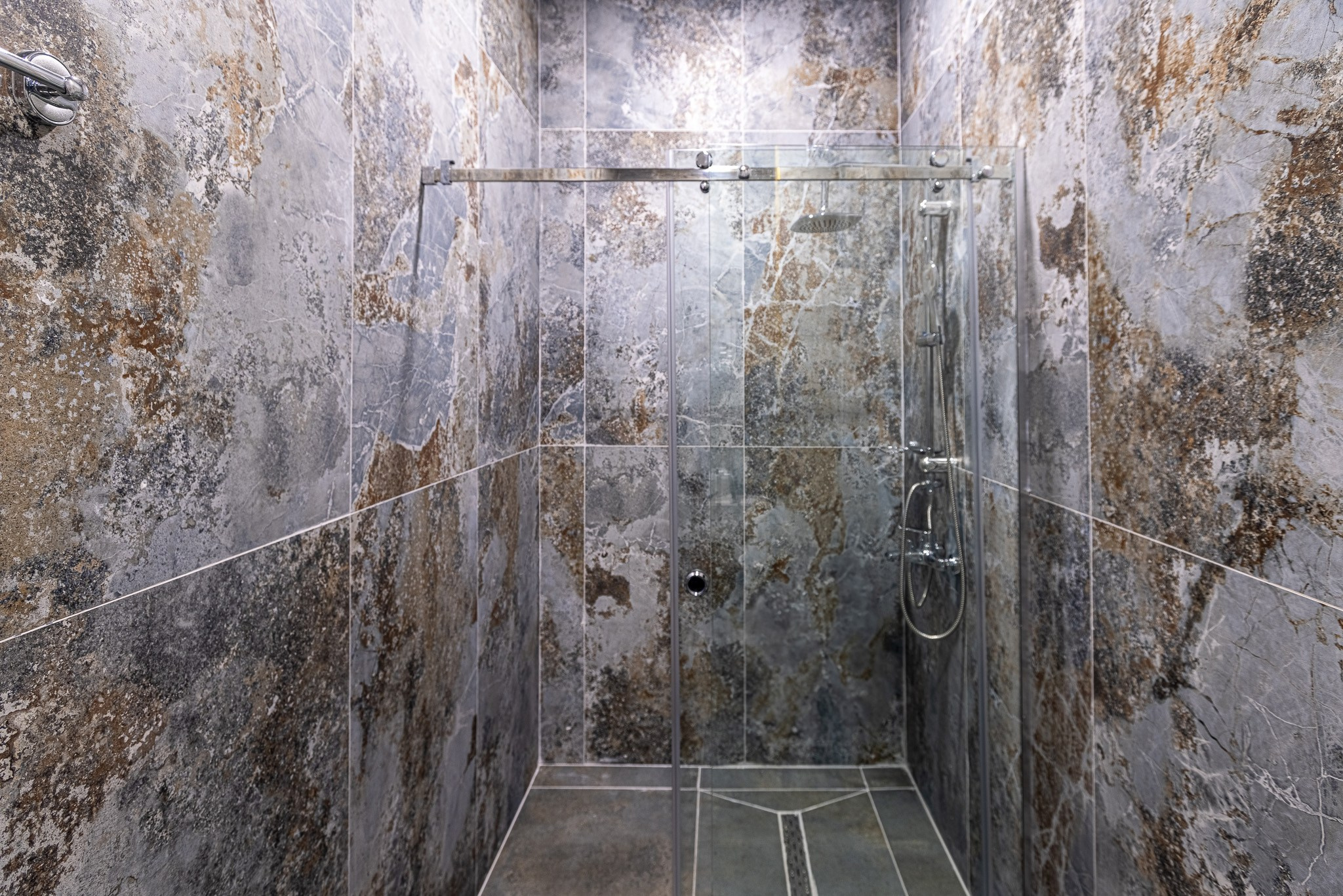 SKY TOWER (METRO CITY). Режиссёр, клипмейкер, фотограф — Андрей Охота