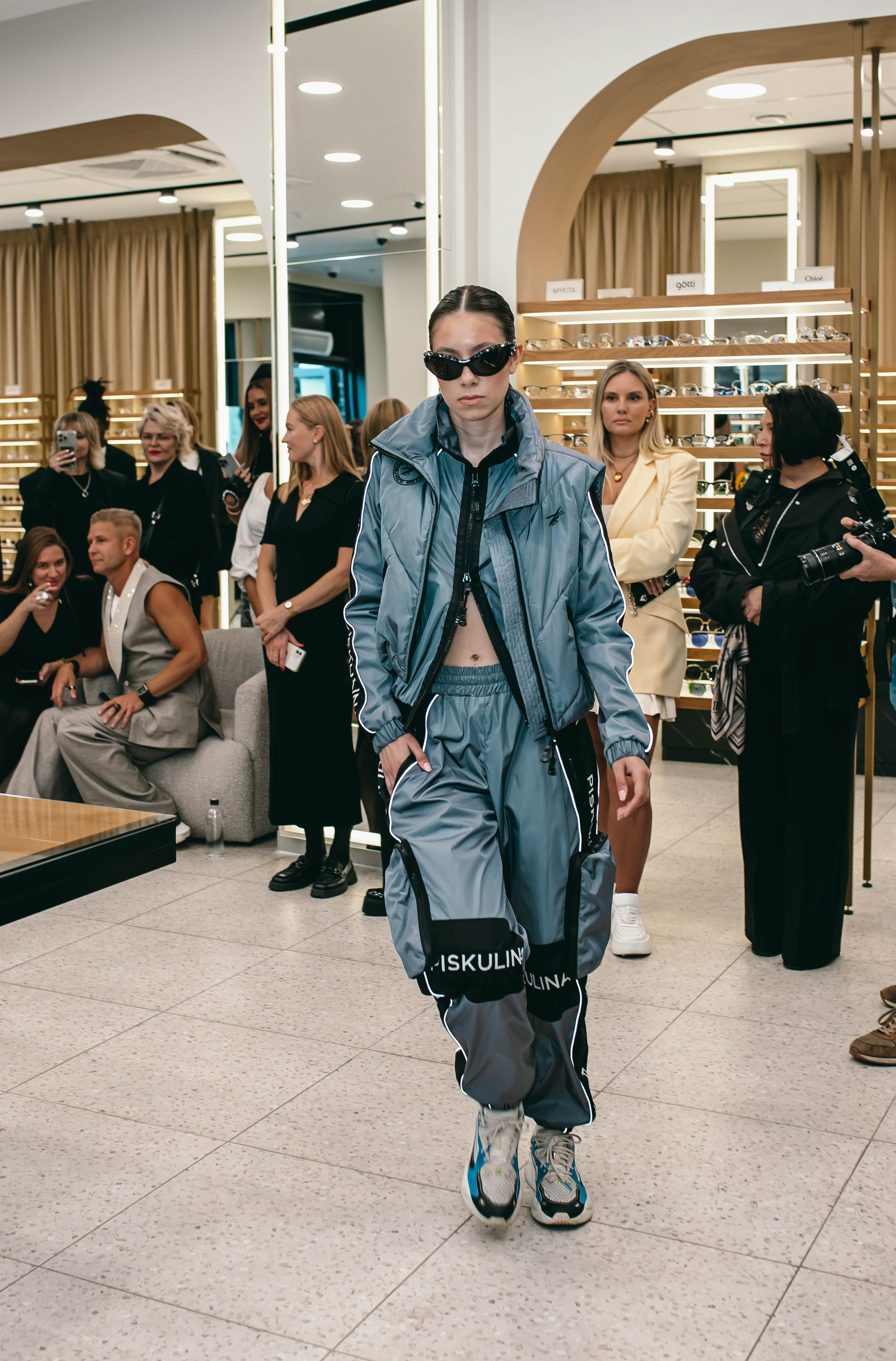 Бэкстейдж & показ Piskulina. Портретный фотограф в Екатеринбурге Дарья Жужгова