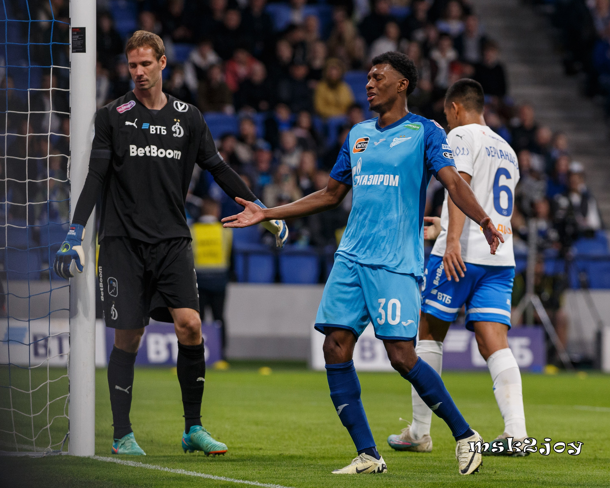 Фоторепортаж. РПЛ. Динамо — Зенит. Михаил Тоцкий портретный и репортажный фотограф в Москве