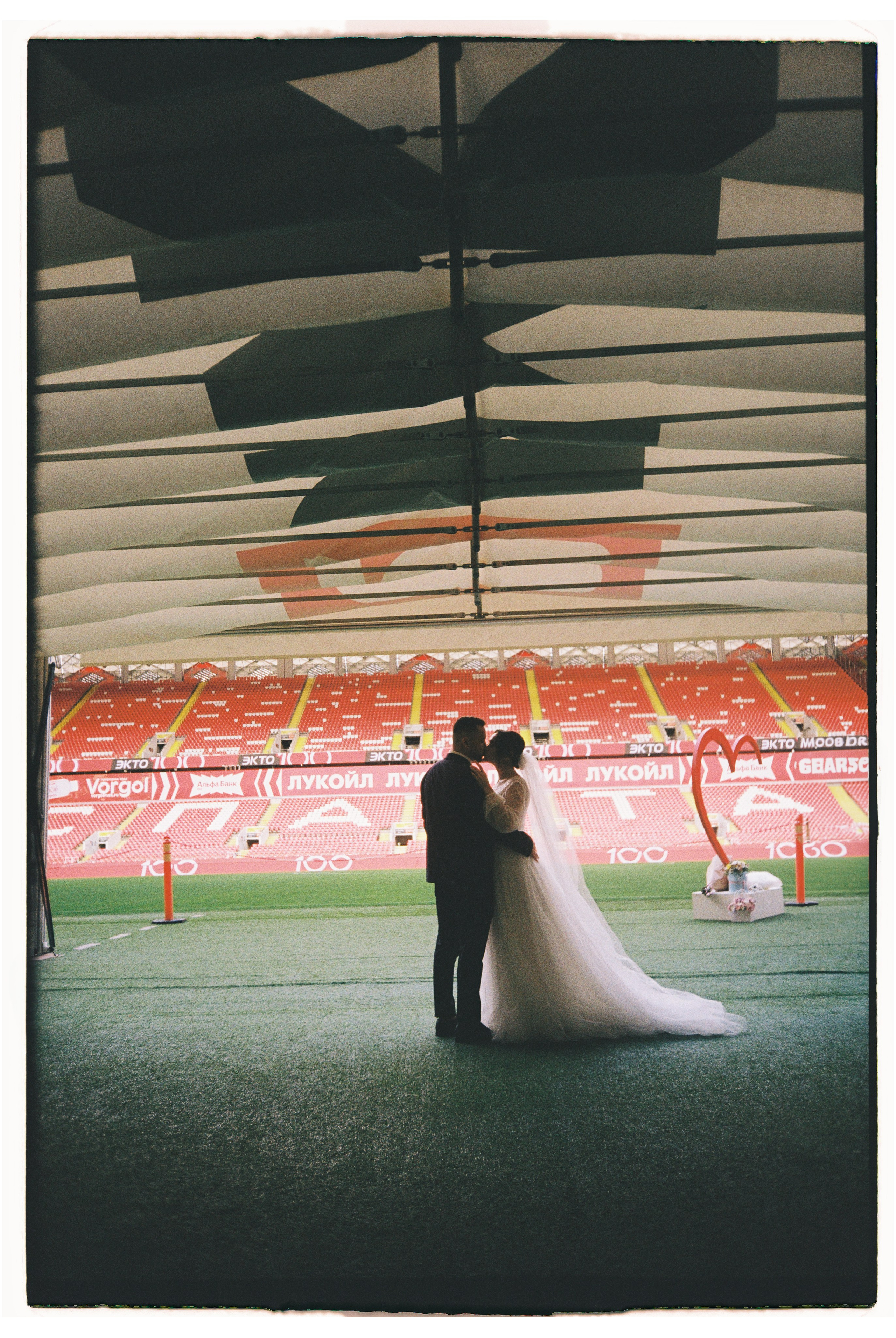 Рустам & Земфира. Пленка. Сестры Карабаза. Фотографы и ретушеры в Москве и Санкт-Петербурге